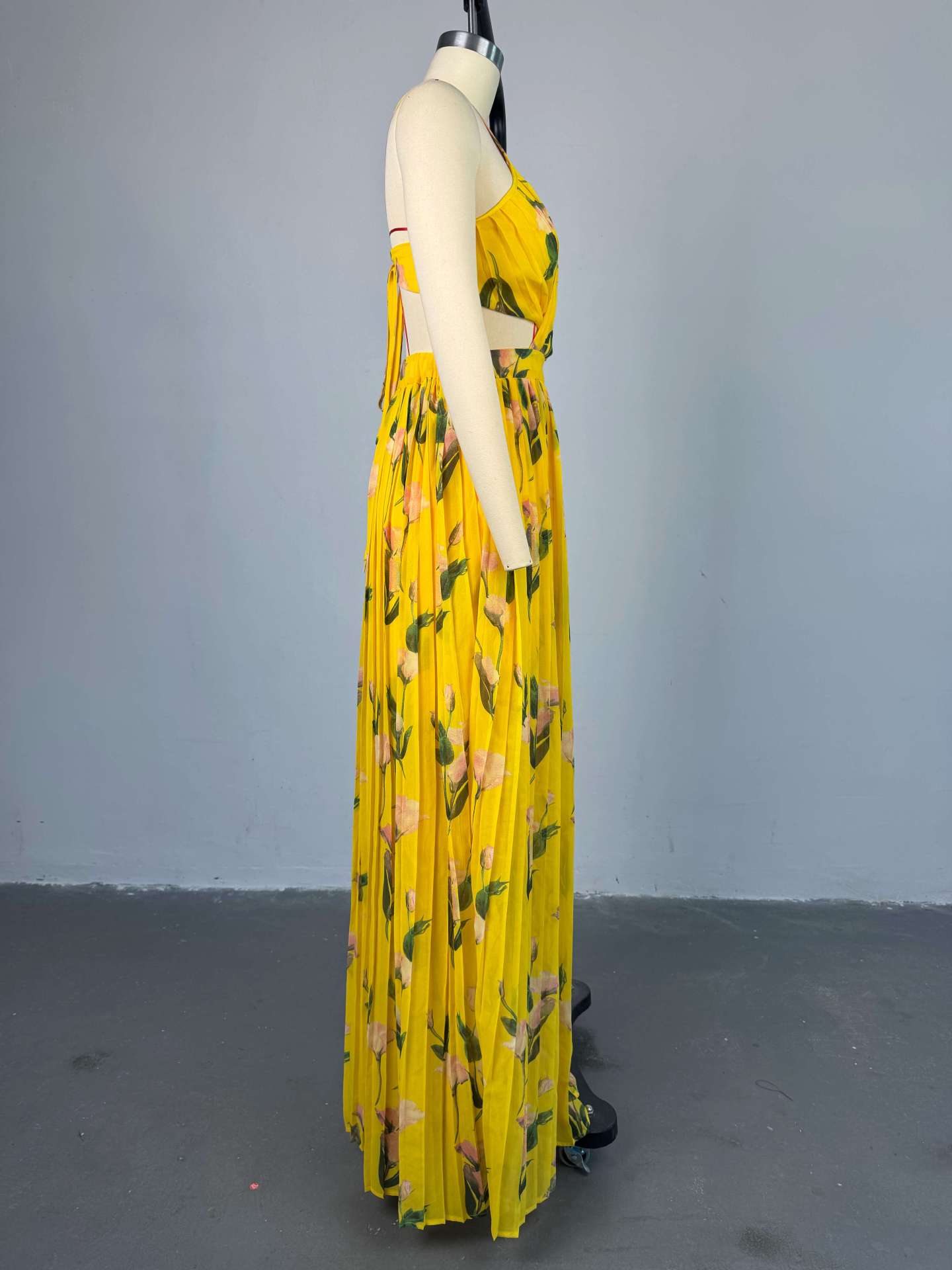 Women Summer Printed V-Neck Suspender Pleated Dress 4