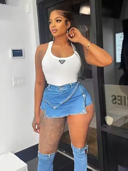 Fashion Sexy Tight Fitting Women's Trendy Solid Color Elastic Button Denim Short Skirt