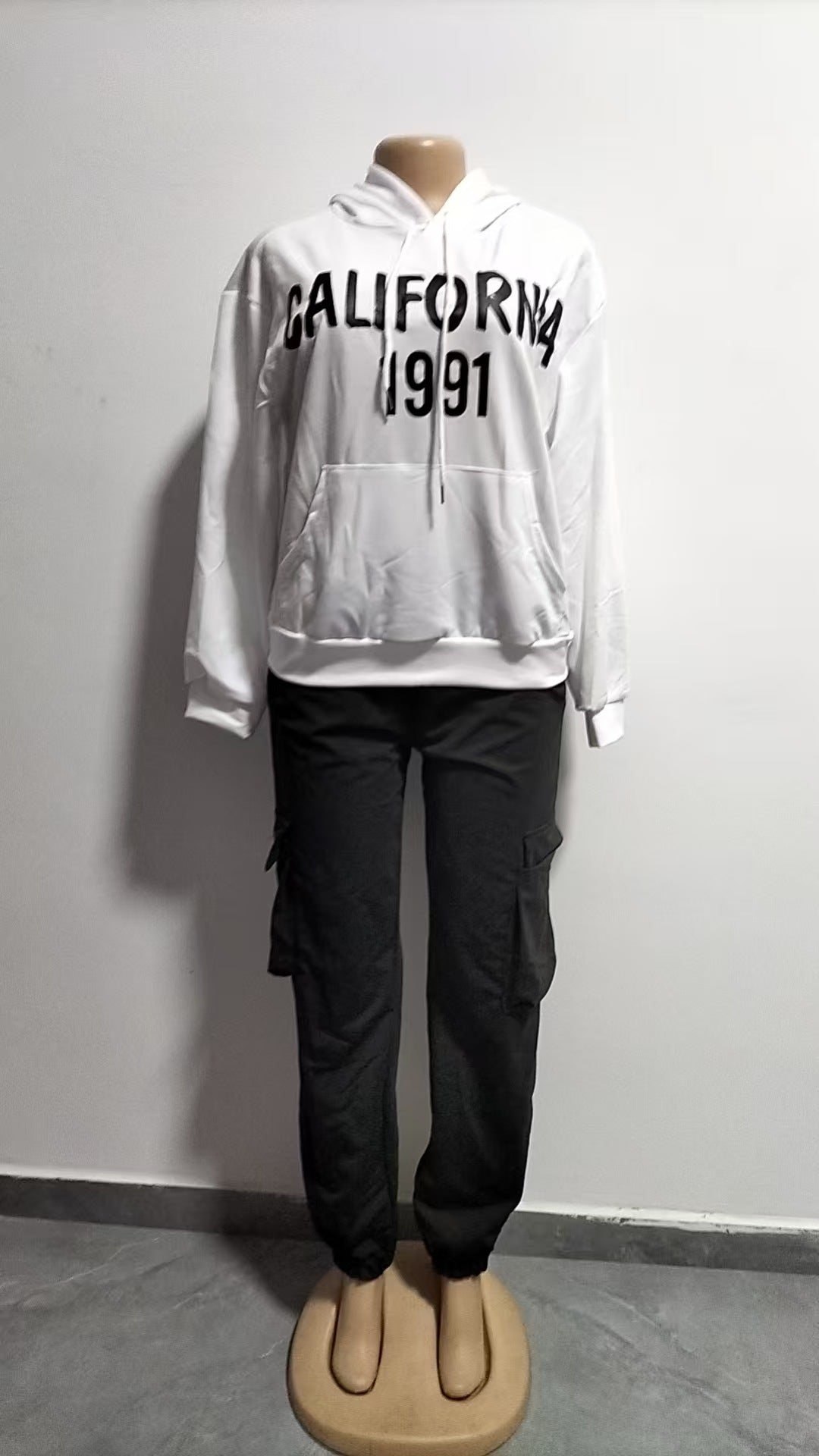 Women Casual Printed Hoodies and Cargo Pants Two-piece Set 8