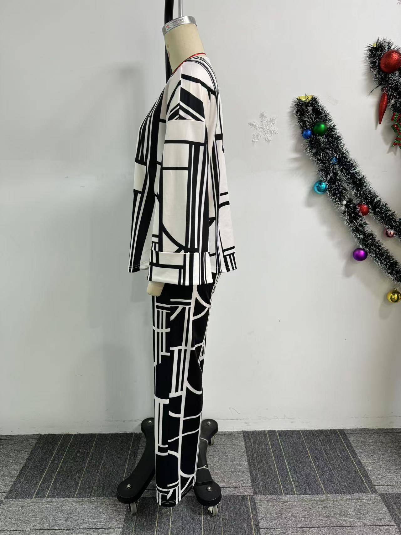 Printed Round Neck Long Sleeve Loose Top Straight Trousers Two-Piece Set 6