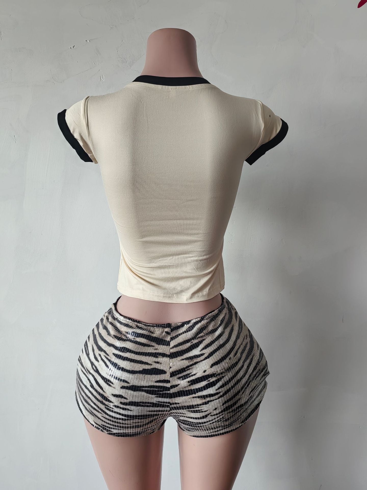 Women Letter Casual Top and Print Shorts Two-piece Set 15