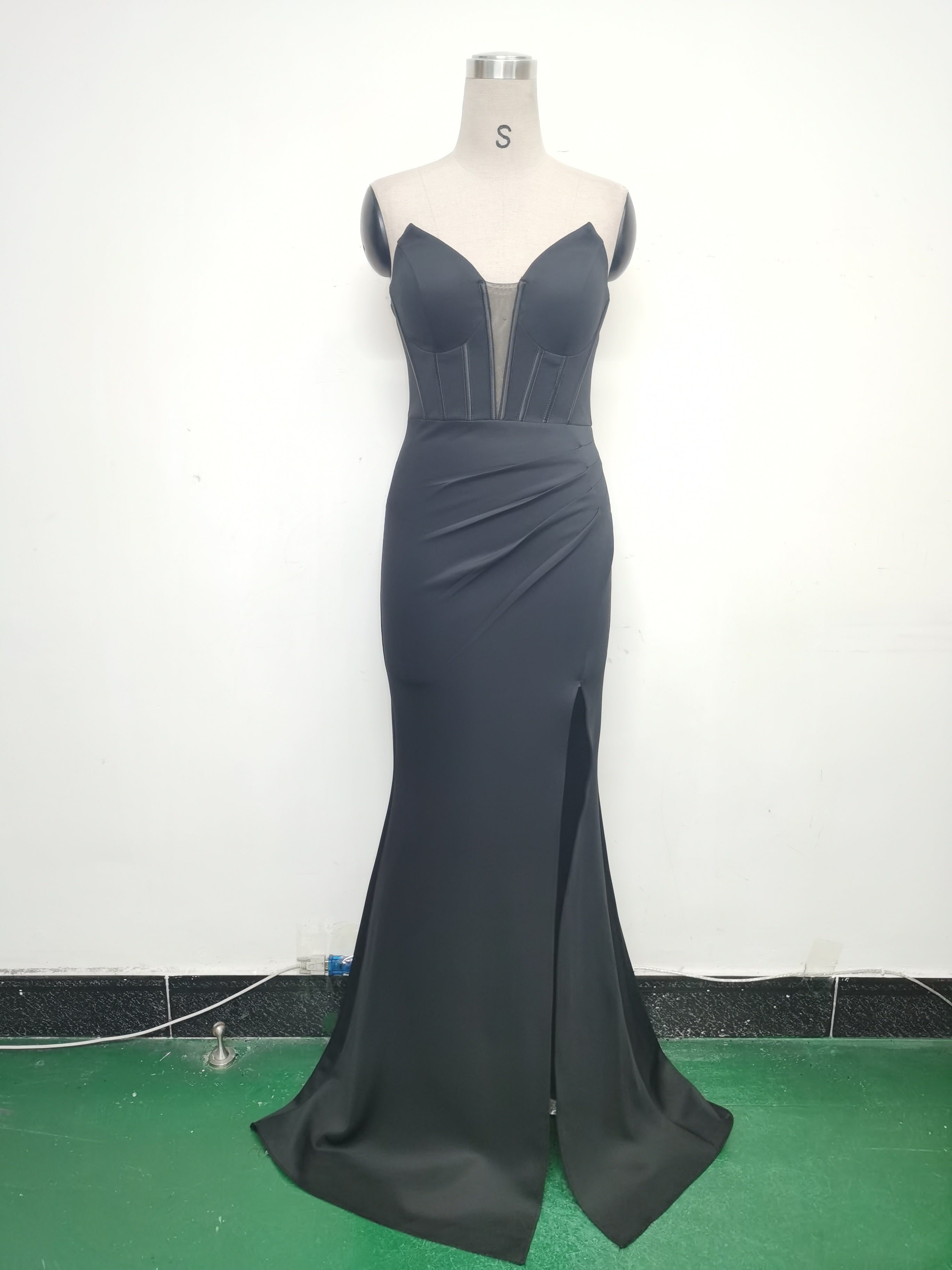 Elegant Fishbone Strapless Slim Waist Slit Evening Dress 22