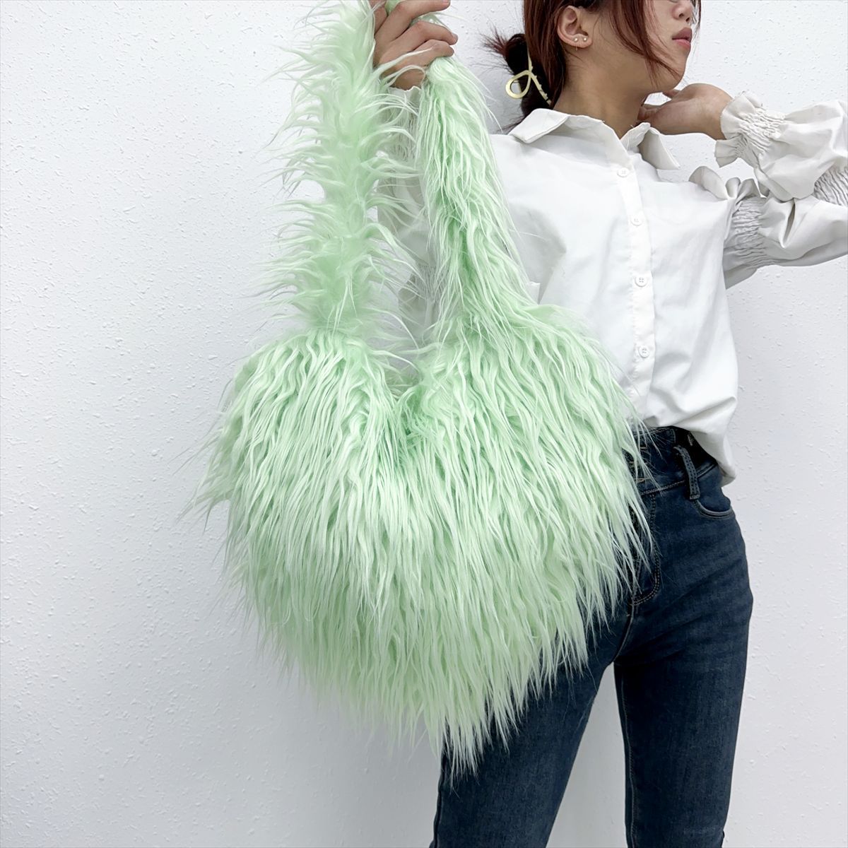 Style Trendy Heart Bag Women's Fur Bag Heart-Shaped Cute Crossbody Bag Shoulder Bag 10