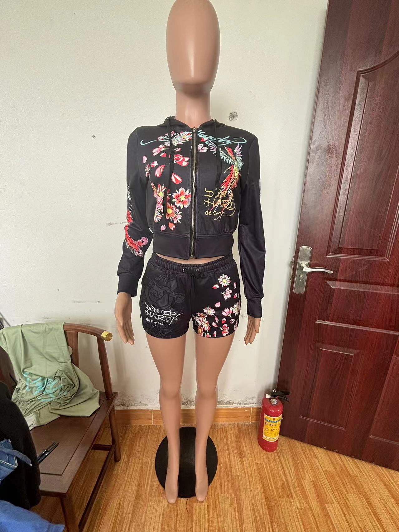 Women's Spring/Summer Print Fashion Casual Hooded Zip Long Sleeve Hooded Sports Two Piece Shorts Set 7