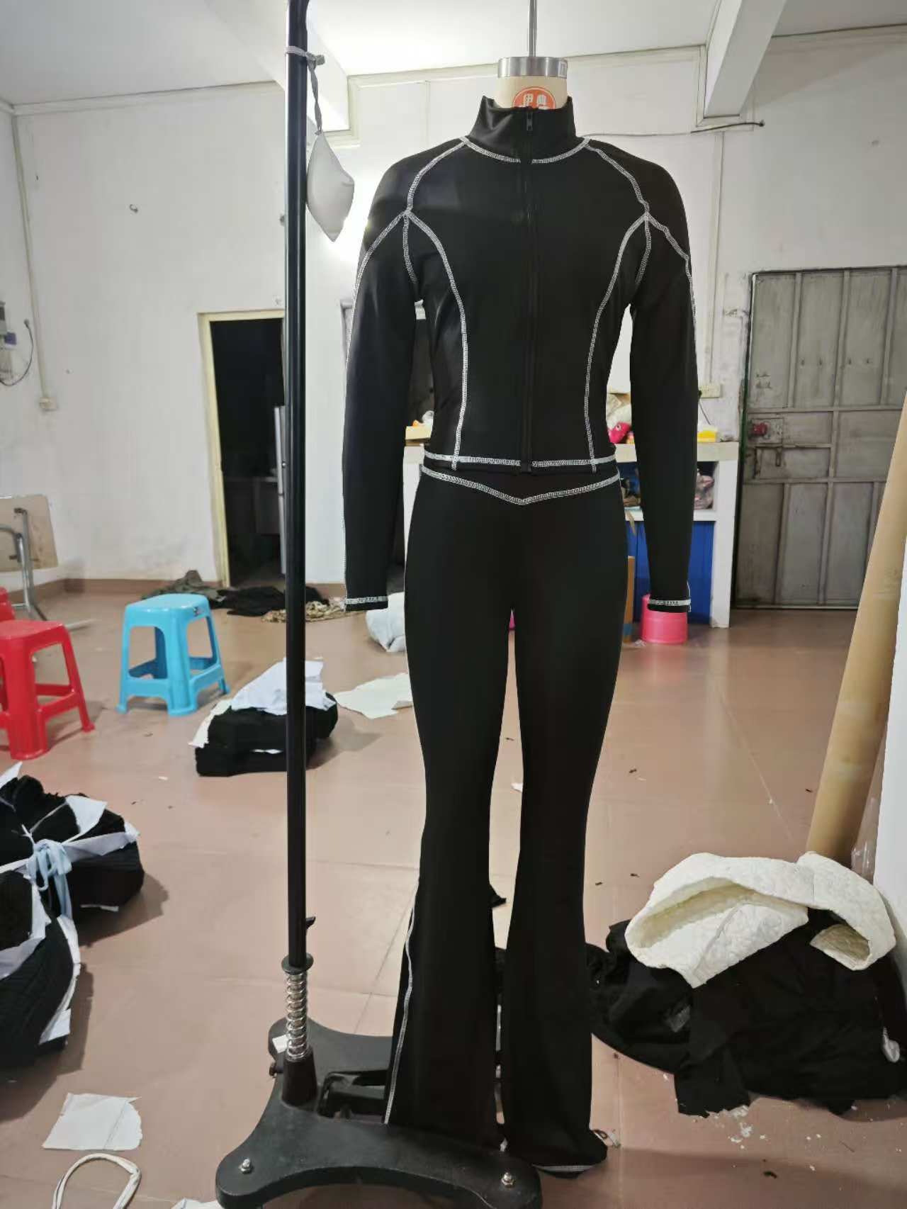 Women Zippered Long Sleeve Sports Fitness Top and Pants Two-piece Set 8