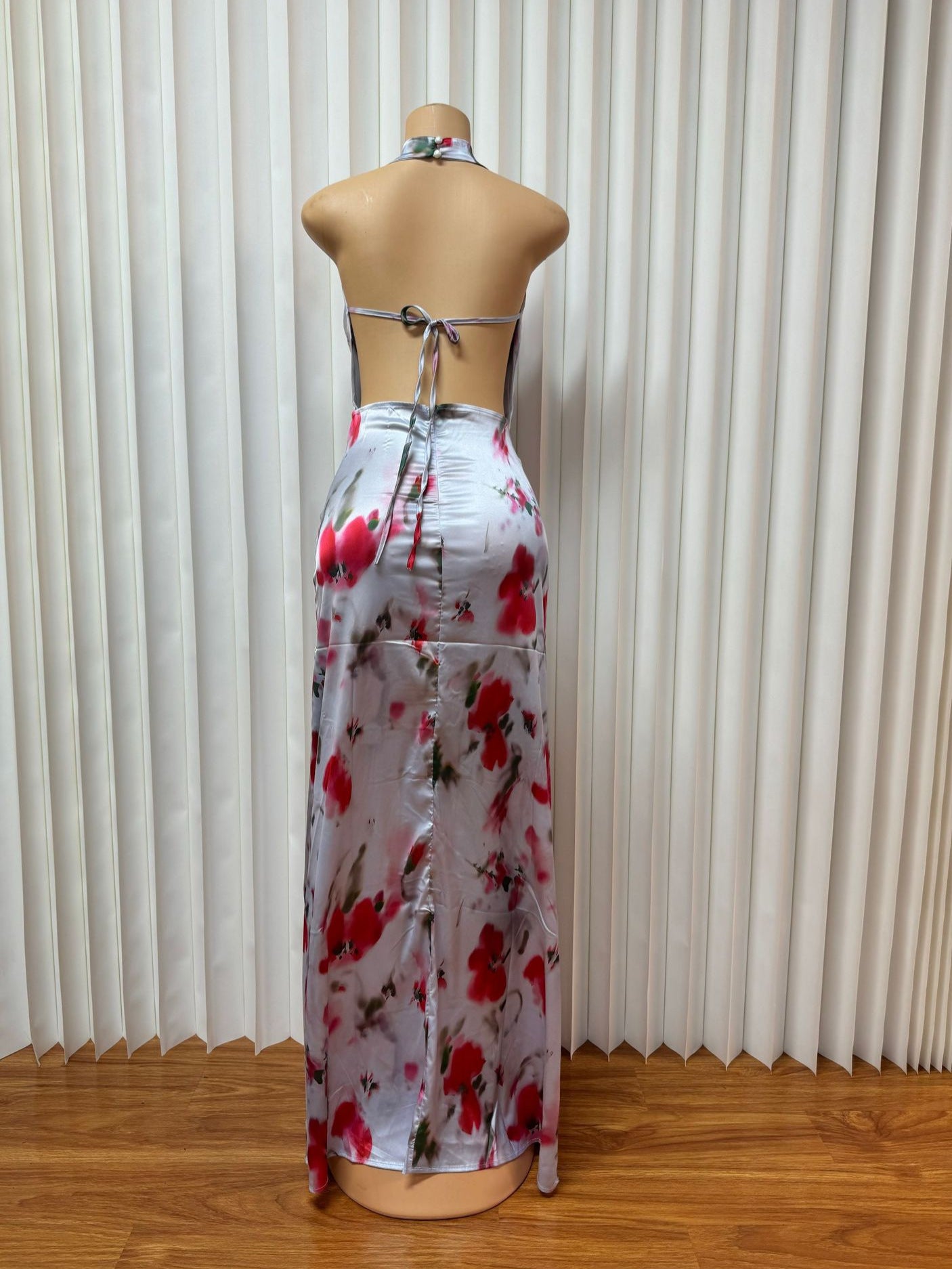 Chic Halter Neck Low Back Lace-Up Sexy Dress 5