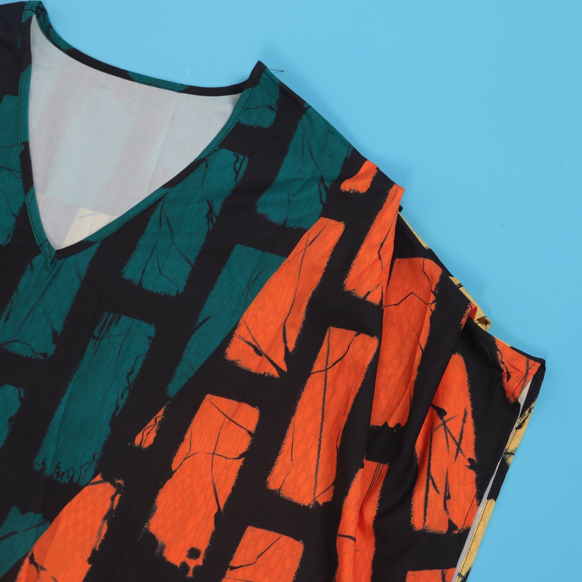 Women Contrast Print Loose Slit Dress 18