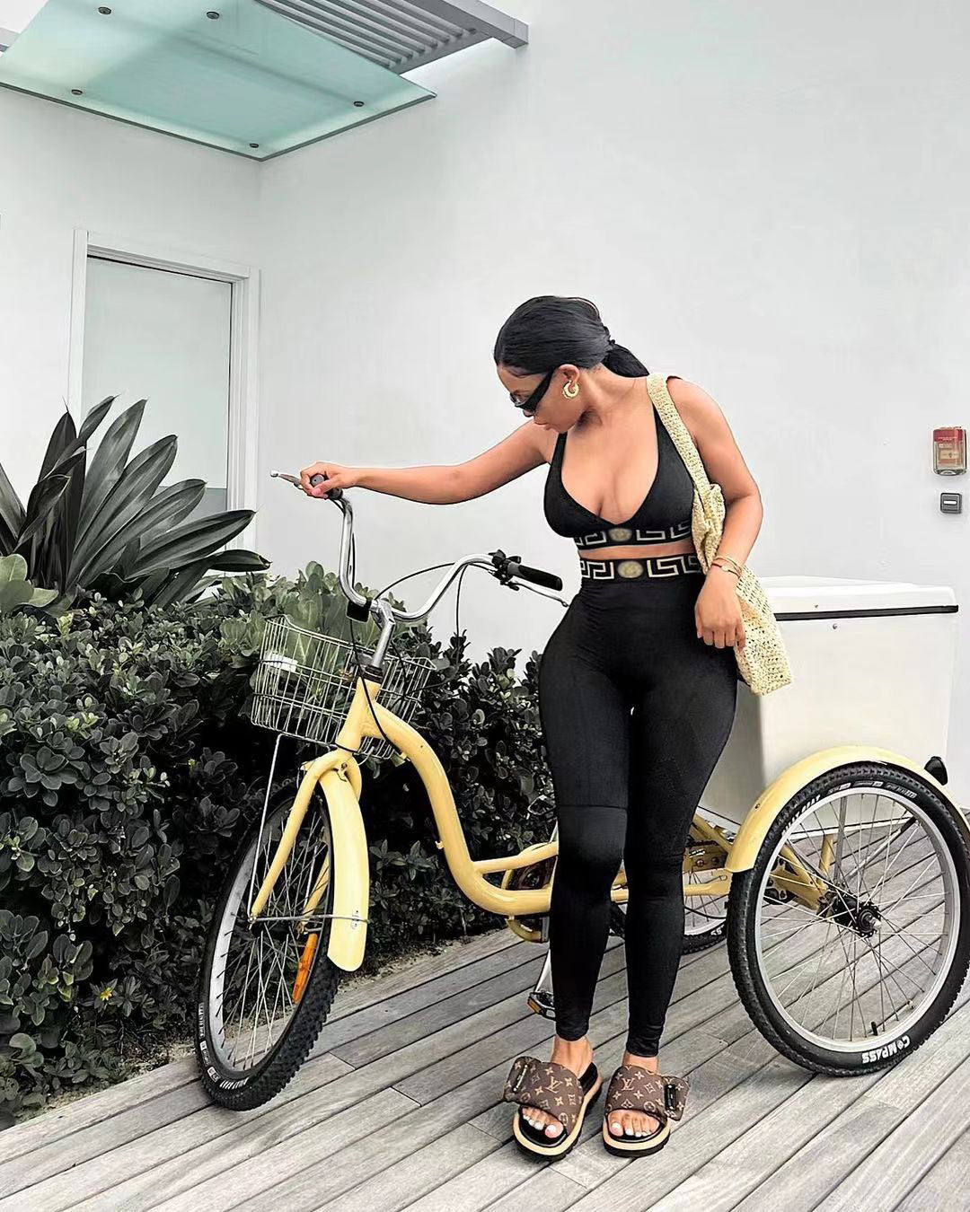 Women Sports Casual Tank Crop Top and Pants Two-Piece Set 3