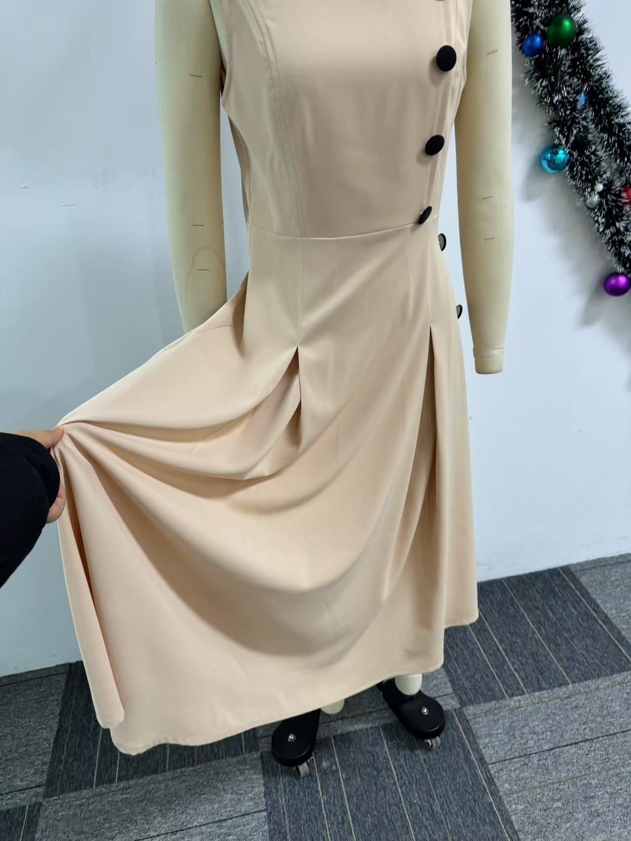 Women Elegant Stand Collar Sleeveless Button Dress 10