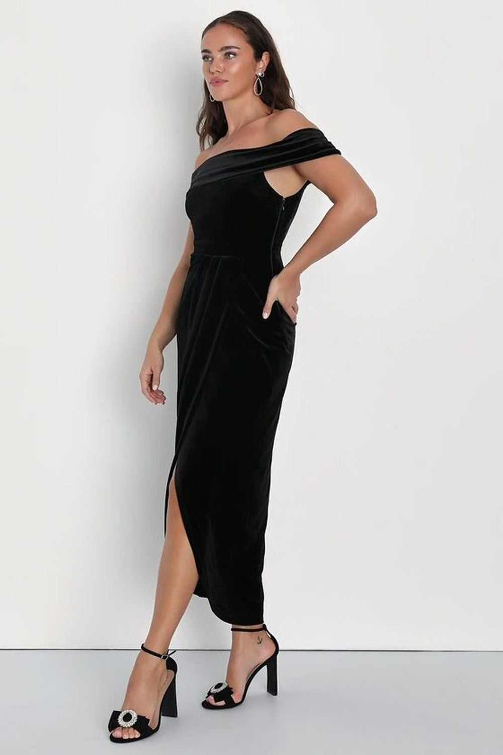 Chic elegant Off Shoulder slit Velvet dress 3