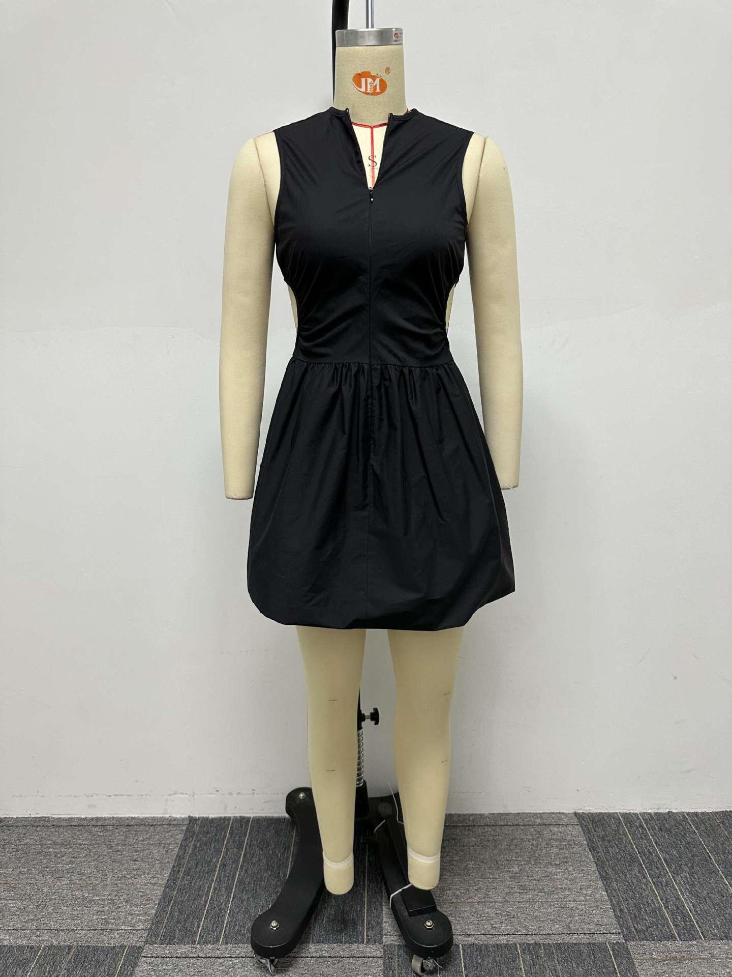 Casual Fashion Solid Color Slim Waist Cutout Puffy V-Neck Dress 8