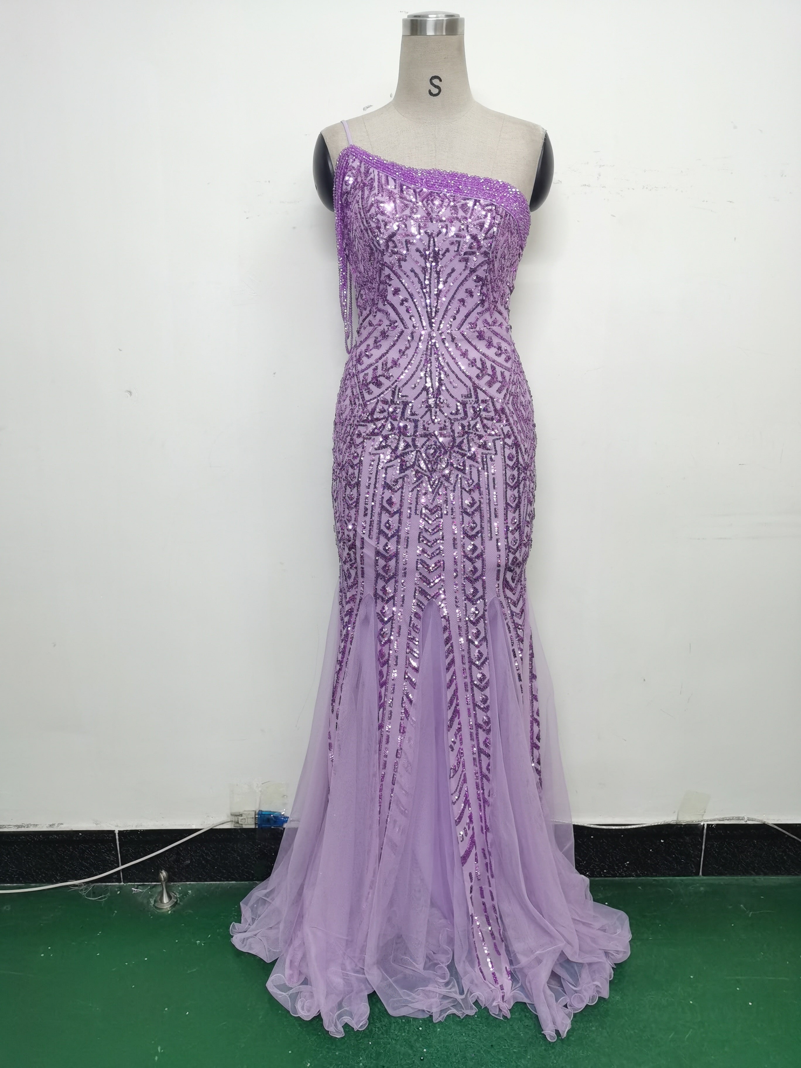 Women gift-ordered sequined mesh evening dress 22