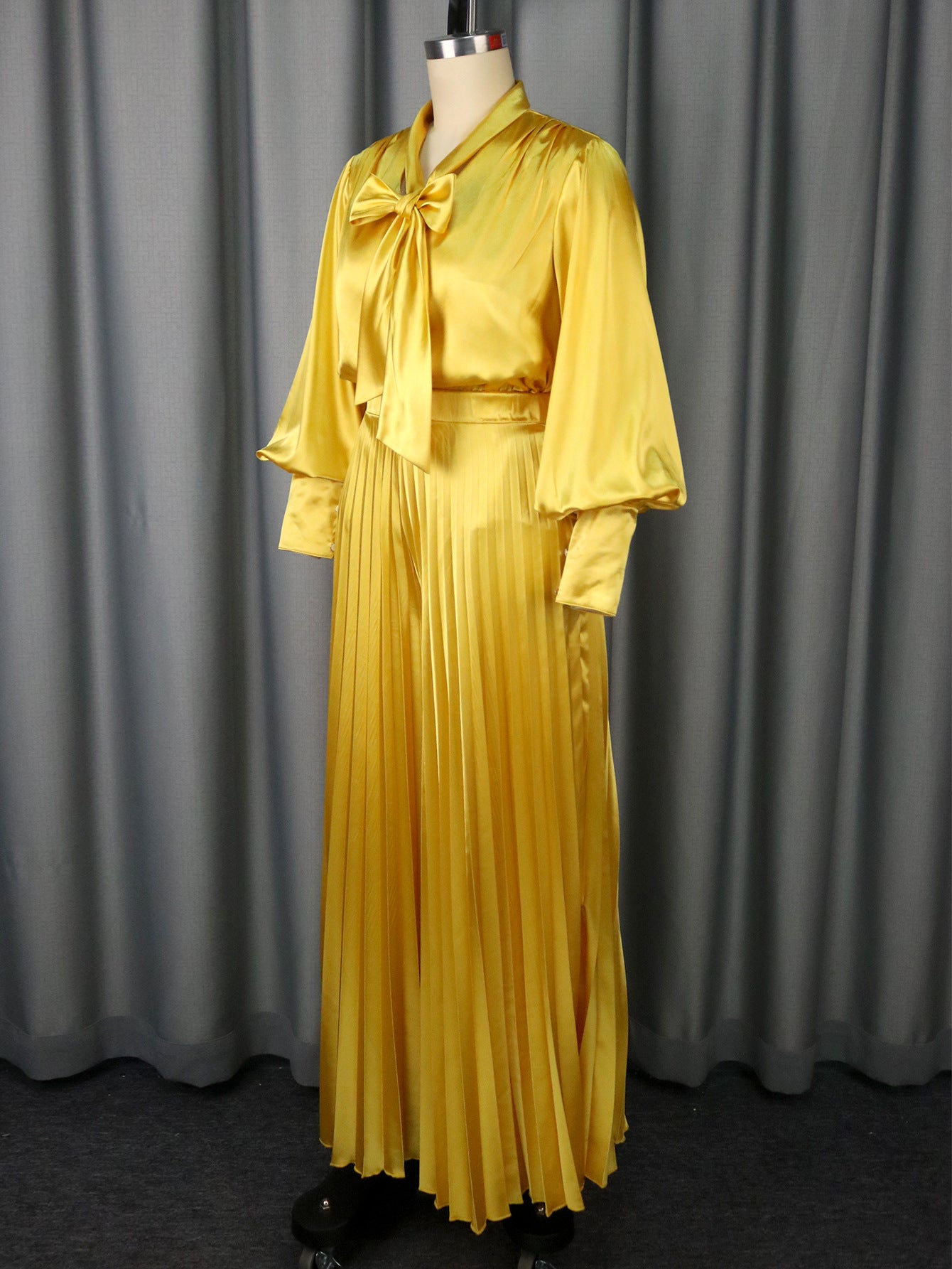 Sexy V-Neck Bow Blouse & Elegant Wide-Leg Pleated Pants Two-Piece Set 6