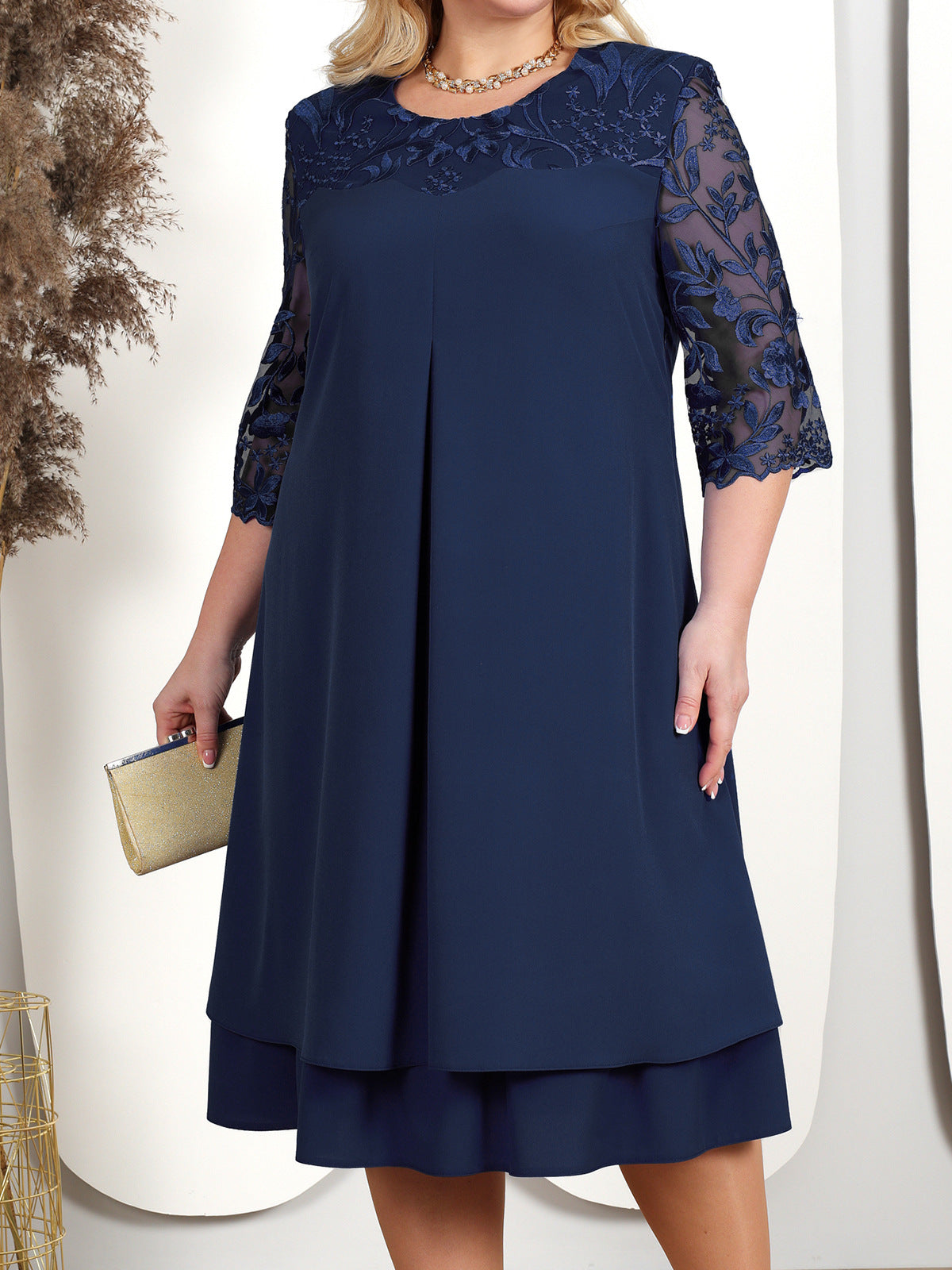 Plus Size Women Embroidered Chiffon Splicing Round Neck Half Sleeve  Casual  Dress