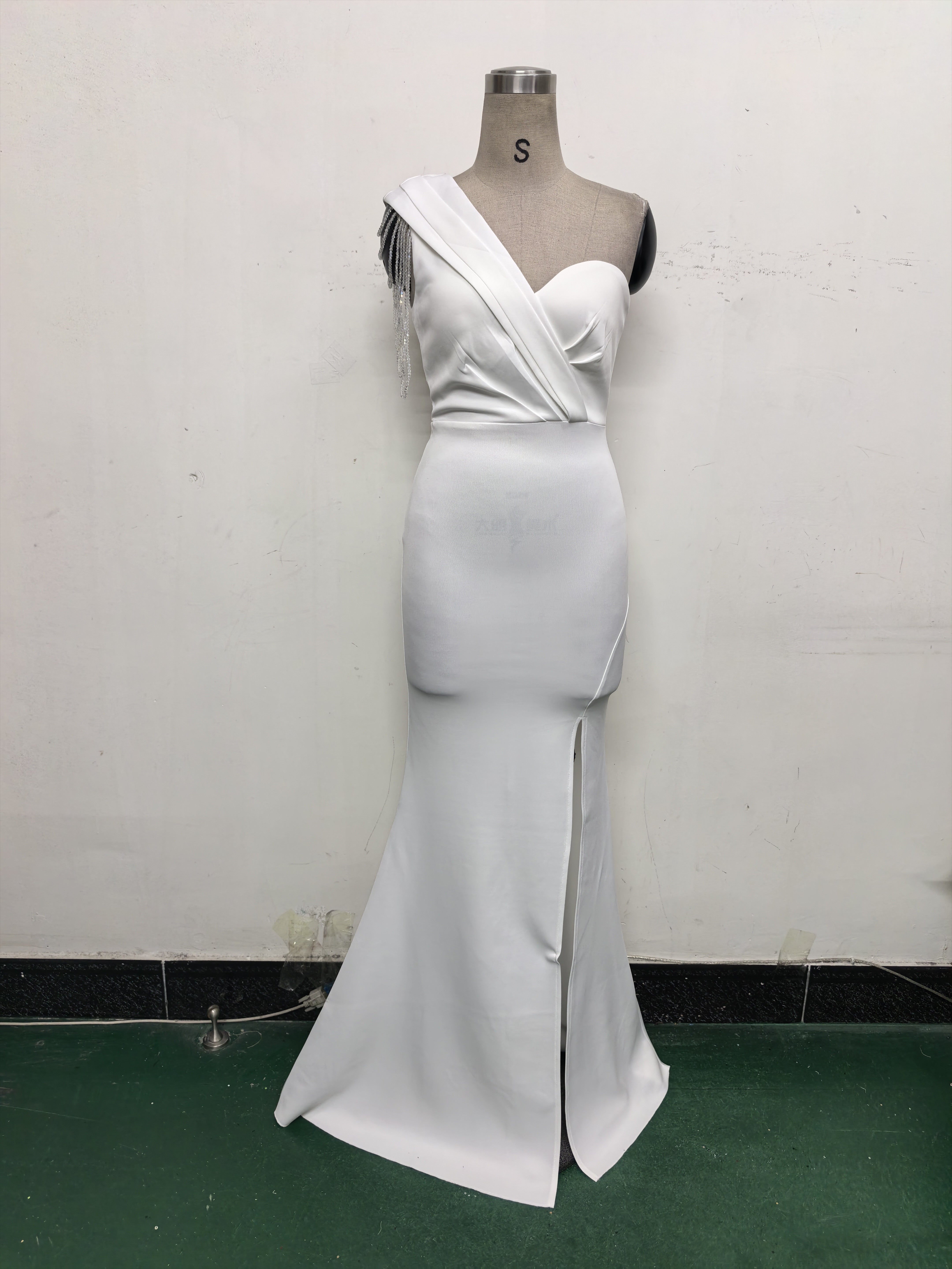 Women sexy and elegant evening beaded one-shoulder slit evening dress 49