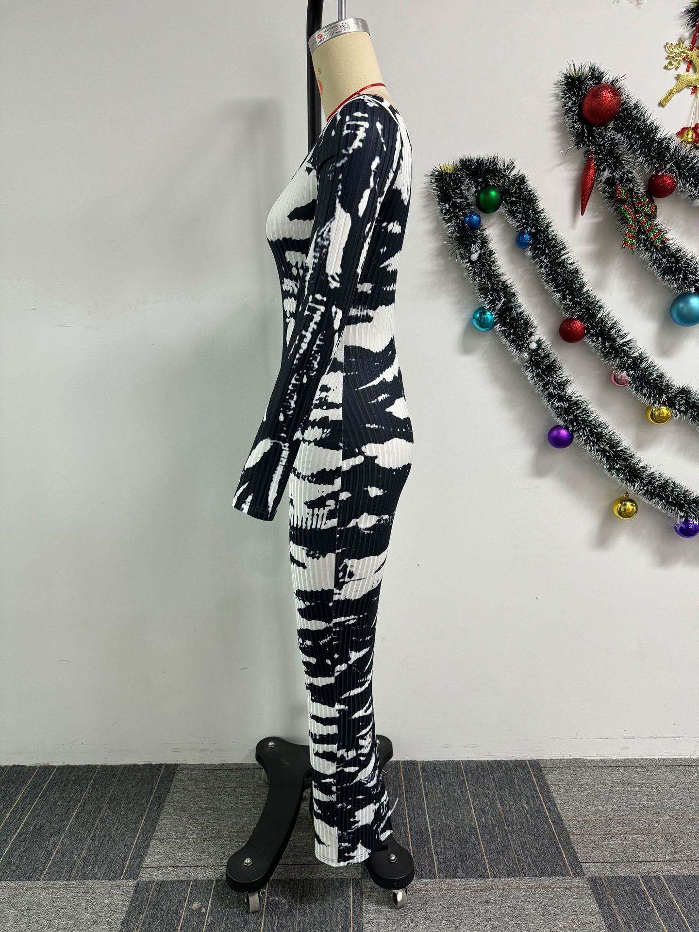 Sexy Printed Back Slit Tight Fitting Bodycon Dress 15