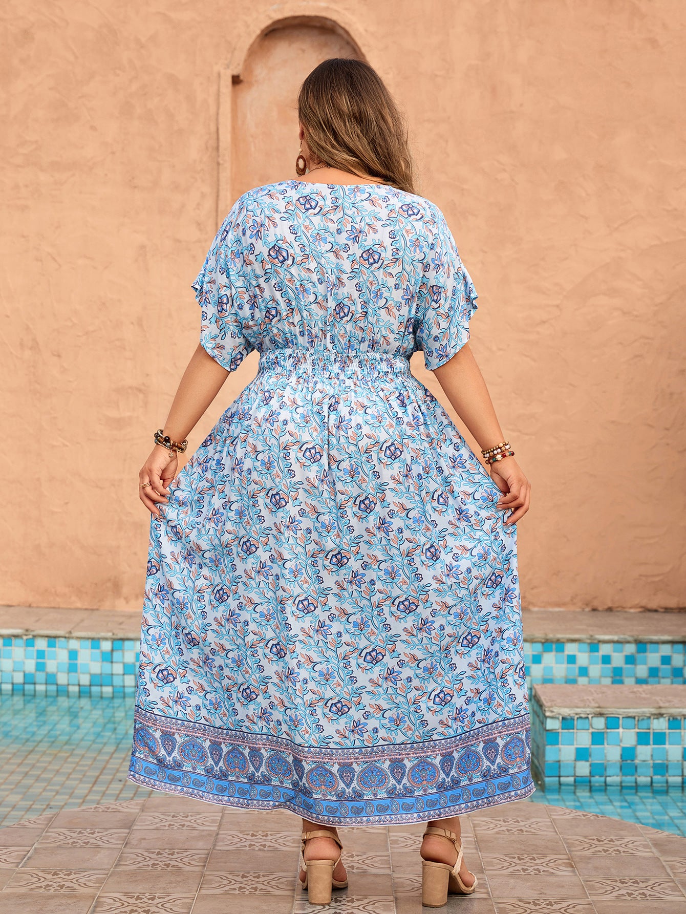 Plus Size Women Printed short-sleeved v-neck maxi dress 3