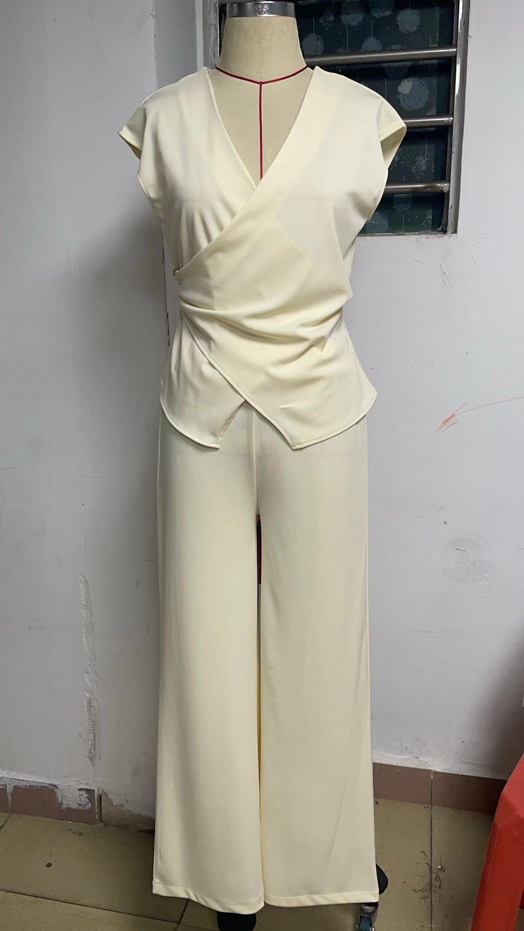 Women summer casual solid v-neck sleeveless top and pants two-piece set 11