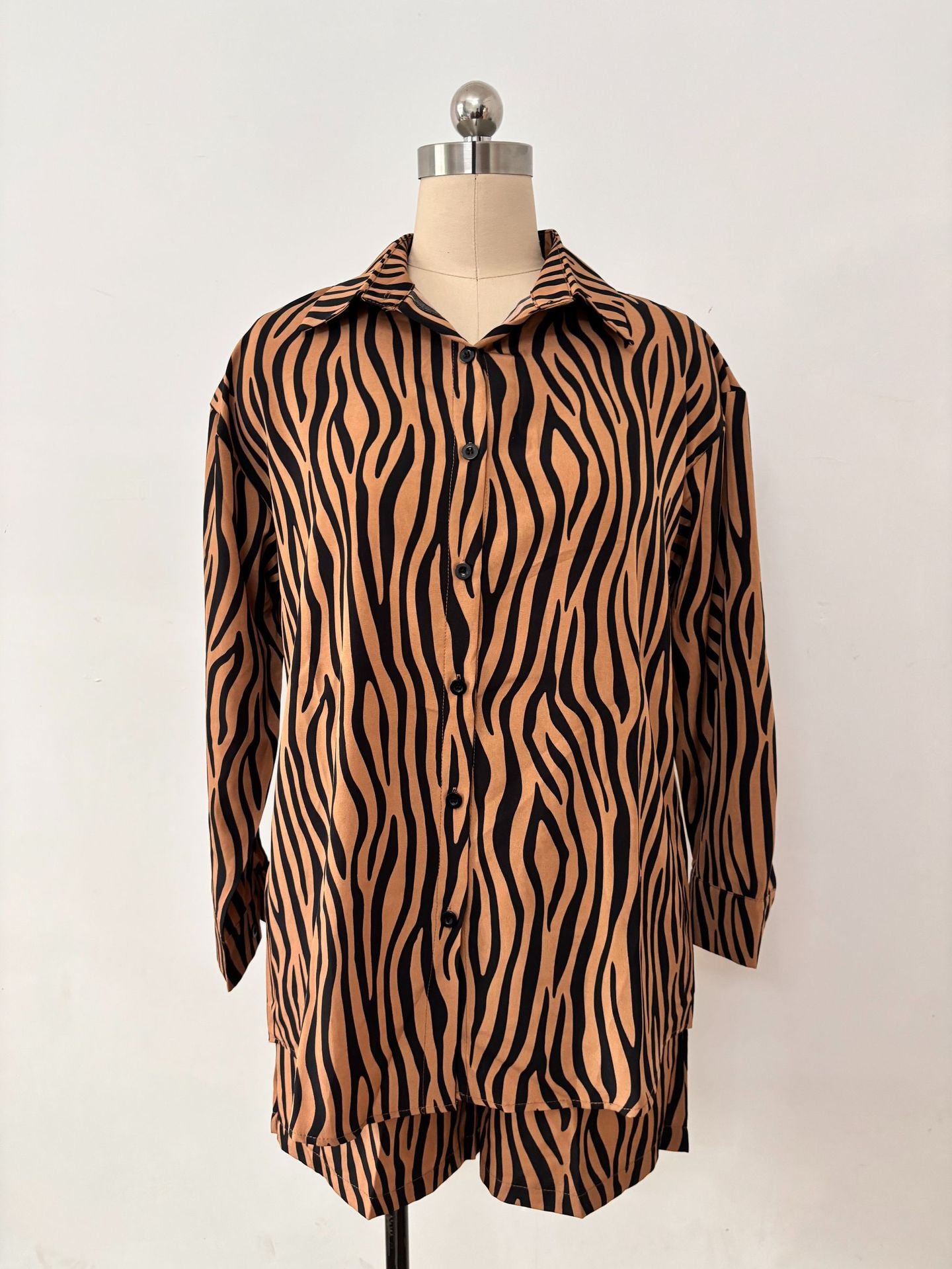 Women Summer Pattern Printed Shirt and Shorts Two-piece Set 9