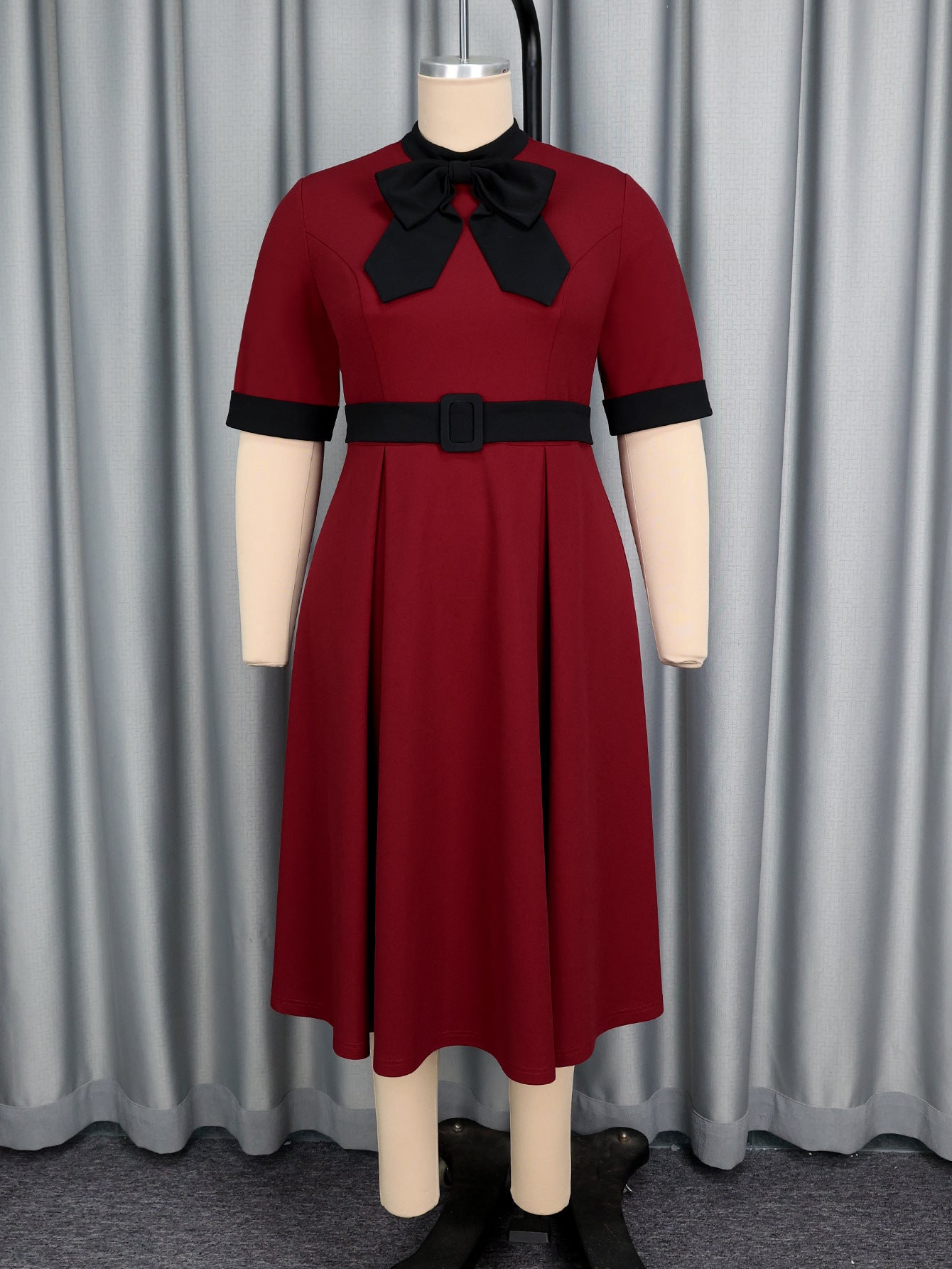 Plus-Size Women Burgundy Lace-Up Bow Short-Sleeve Contrast Color Dress 7