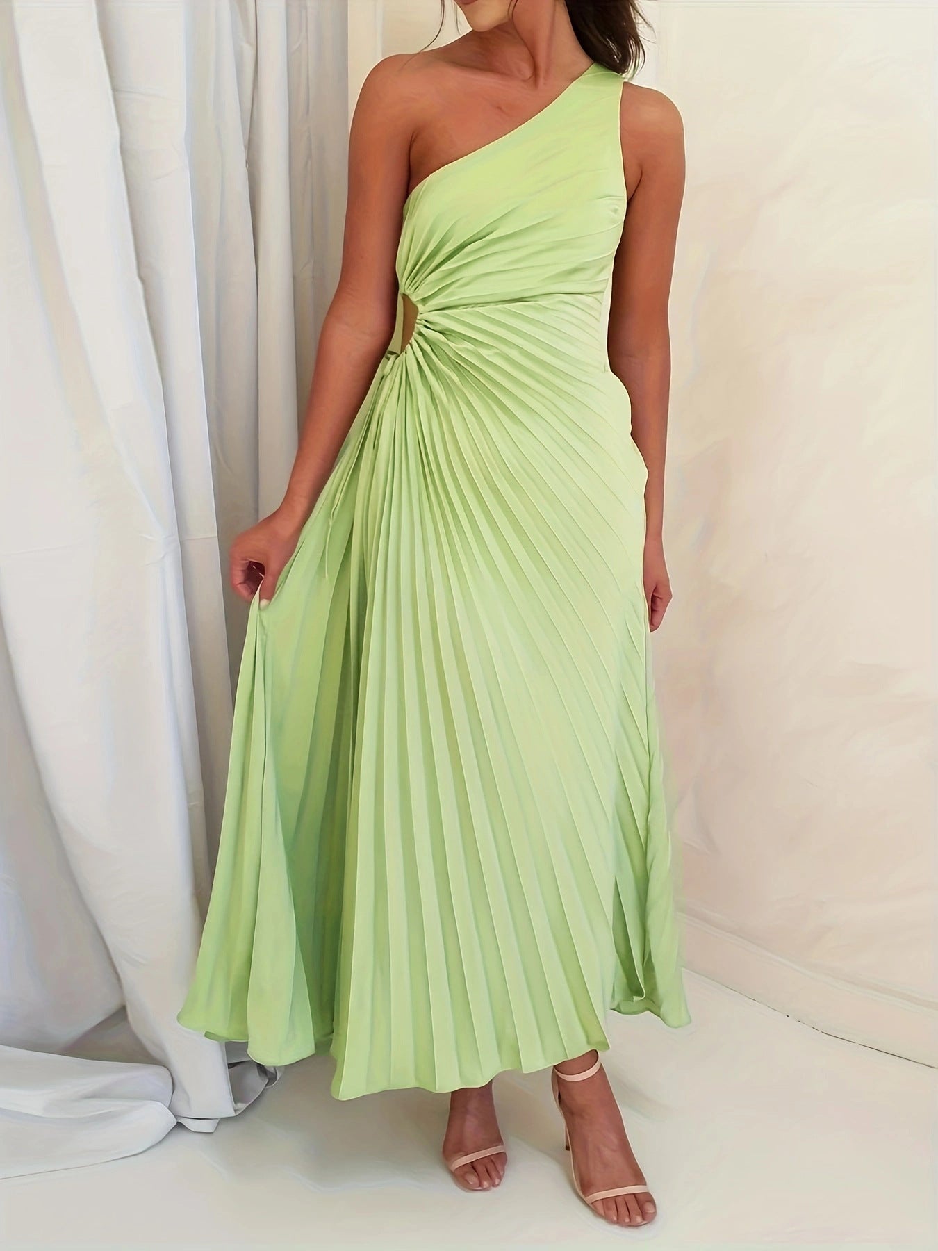 Autumn and winter women's one-shoulder Slash Shoulder solid color party dress 3