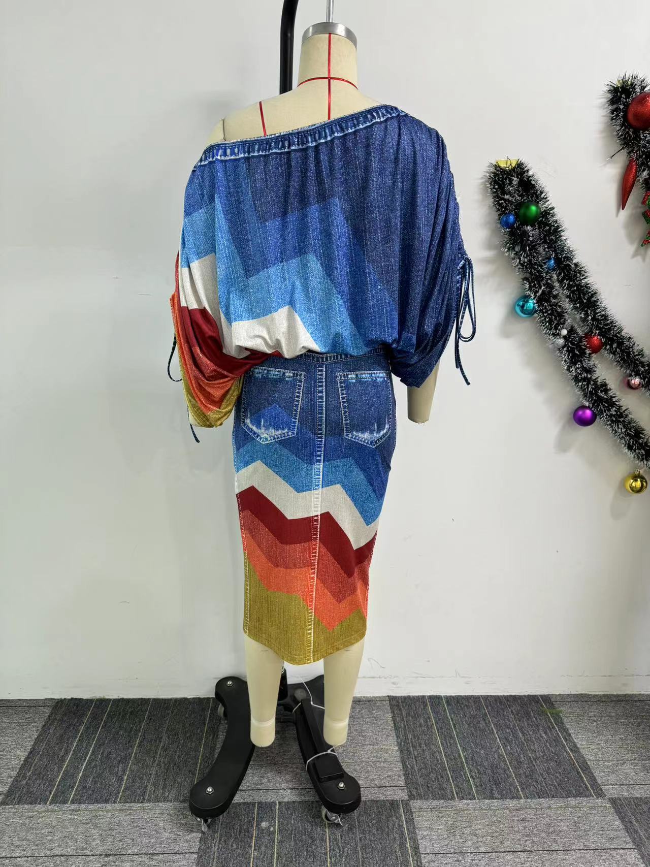 Slash Shoulder Print Bat Sleeves Top Slit Short Skirt Two-Piece Set 9