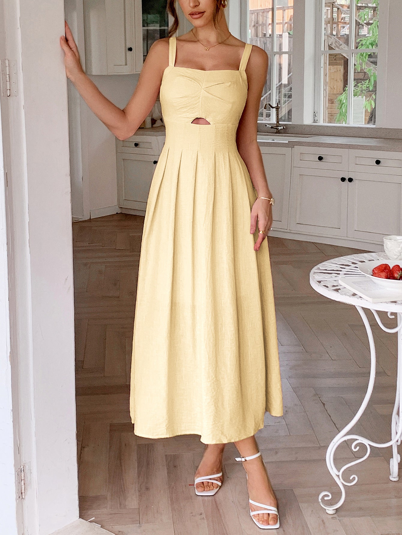 Spring/Summer Women's Chic Elegant Strappy Pleated Long Dress