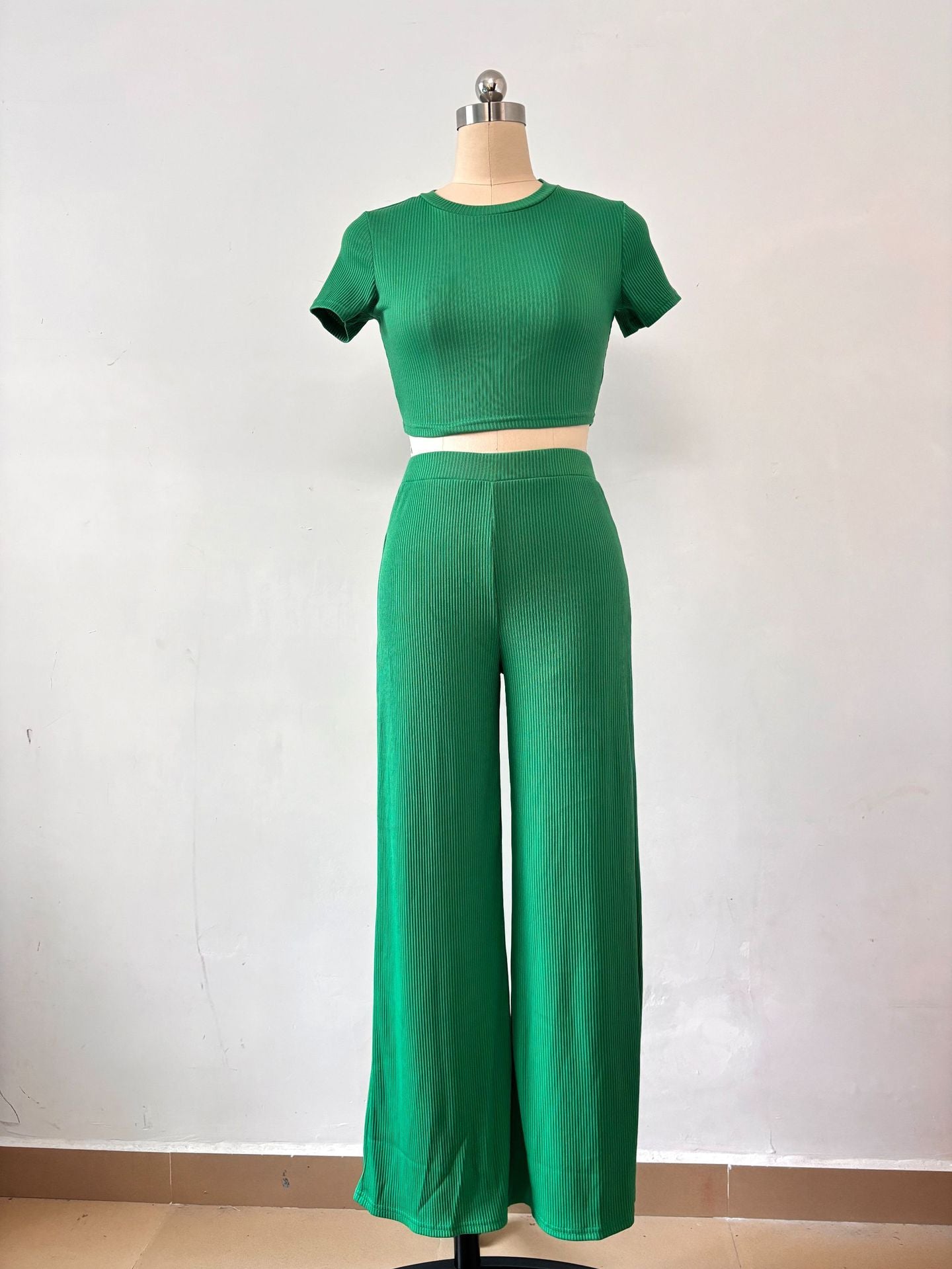 Short-Sleeved Fashionable and Sexy Crop T-Shirt Summer Trousers Two-Piece Set 18