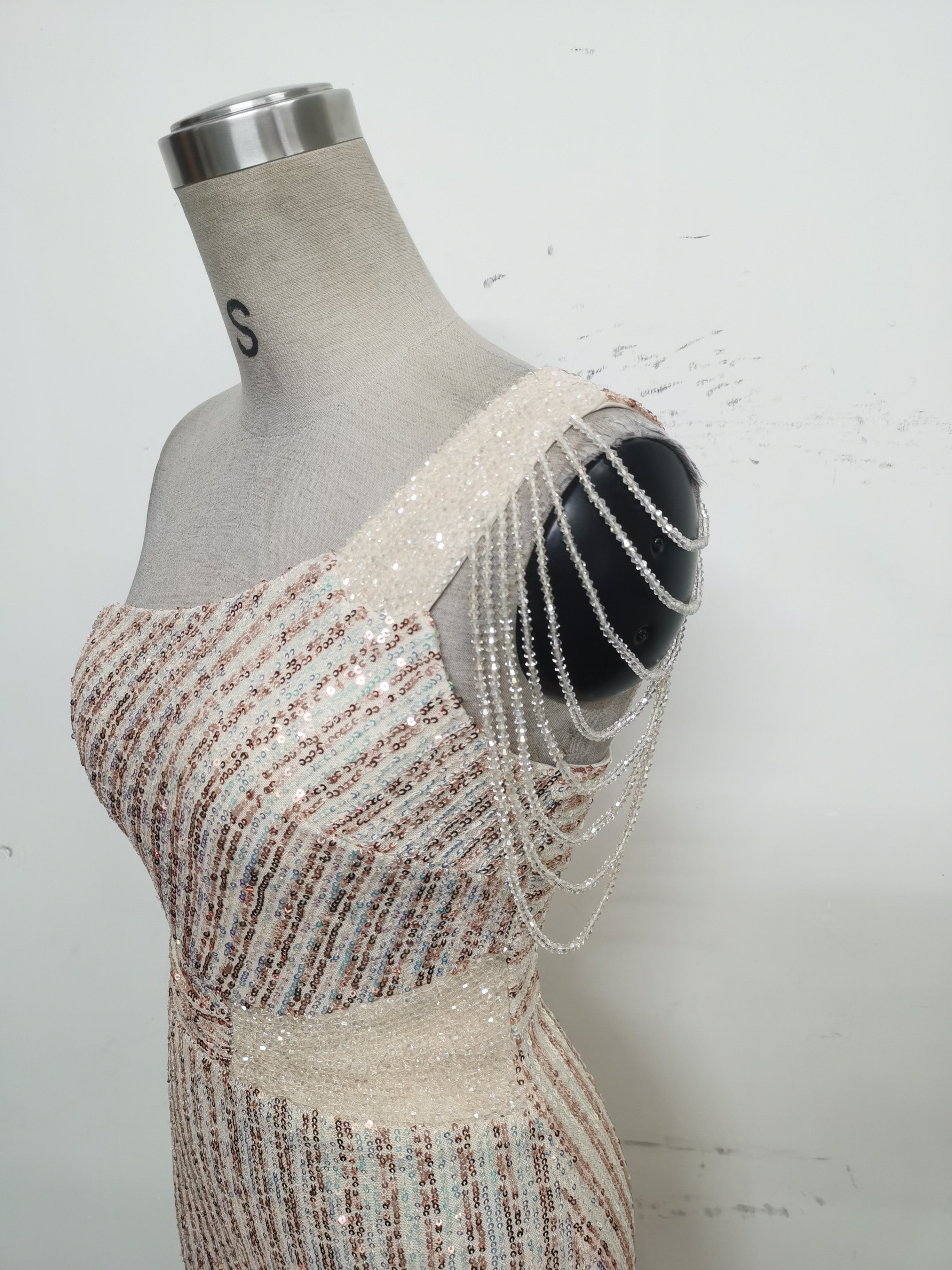 Women Beaded One Shoulder Slash Shoulder Split sequined evening dress 17