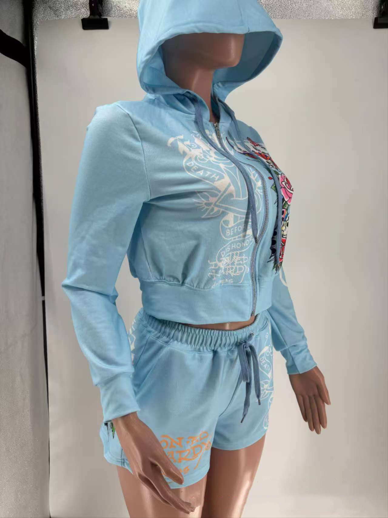 Women Graffiti Print Hoodies and ShortsTwo Piece Set 6