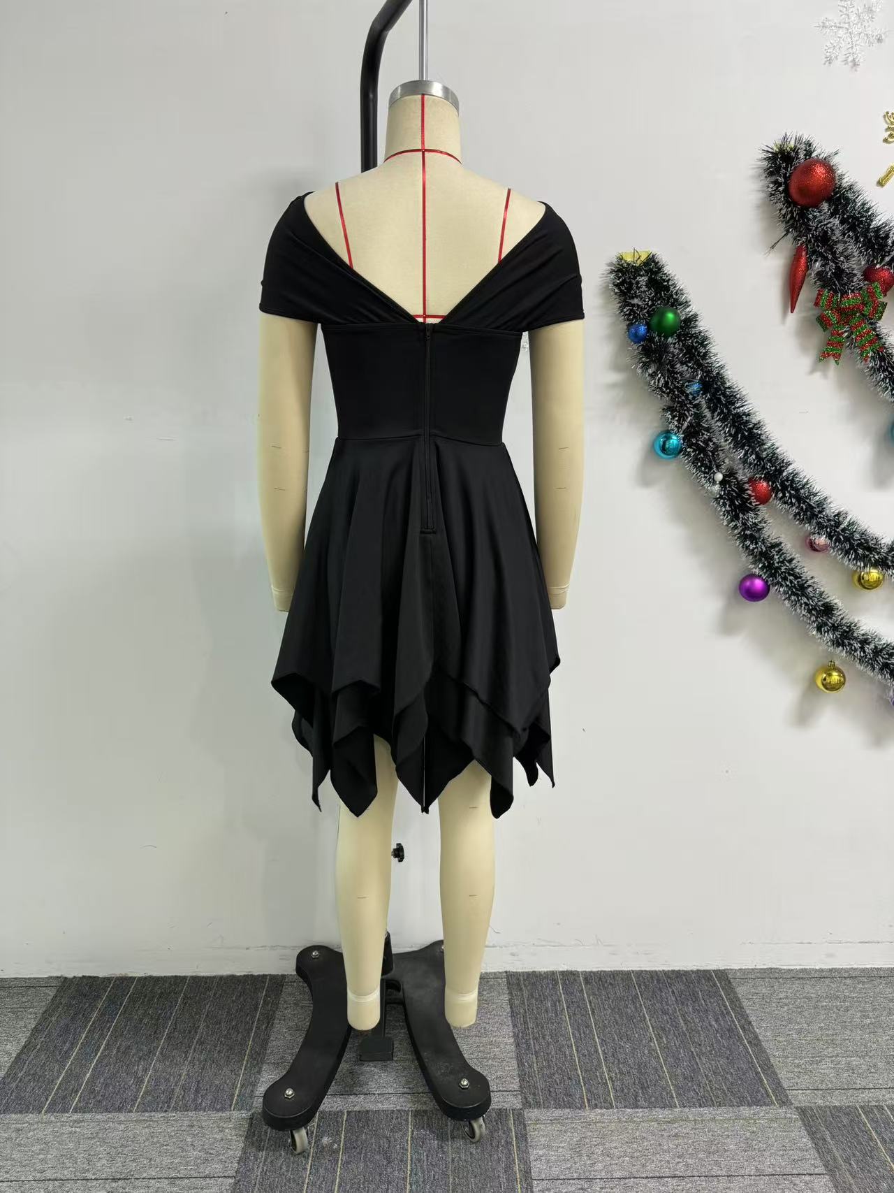 Women Elegant Irregular Strapless Dress 11