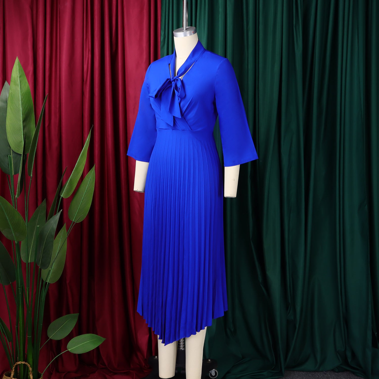 Women 3/4-sleeve tie dress with irregular pleats 17