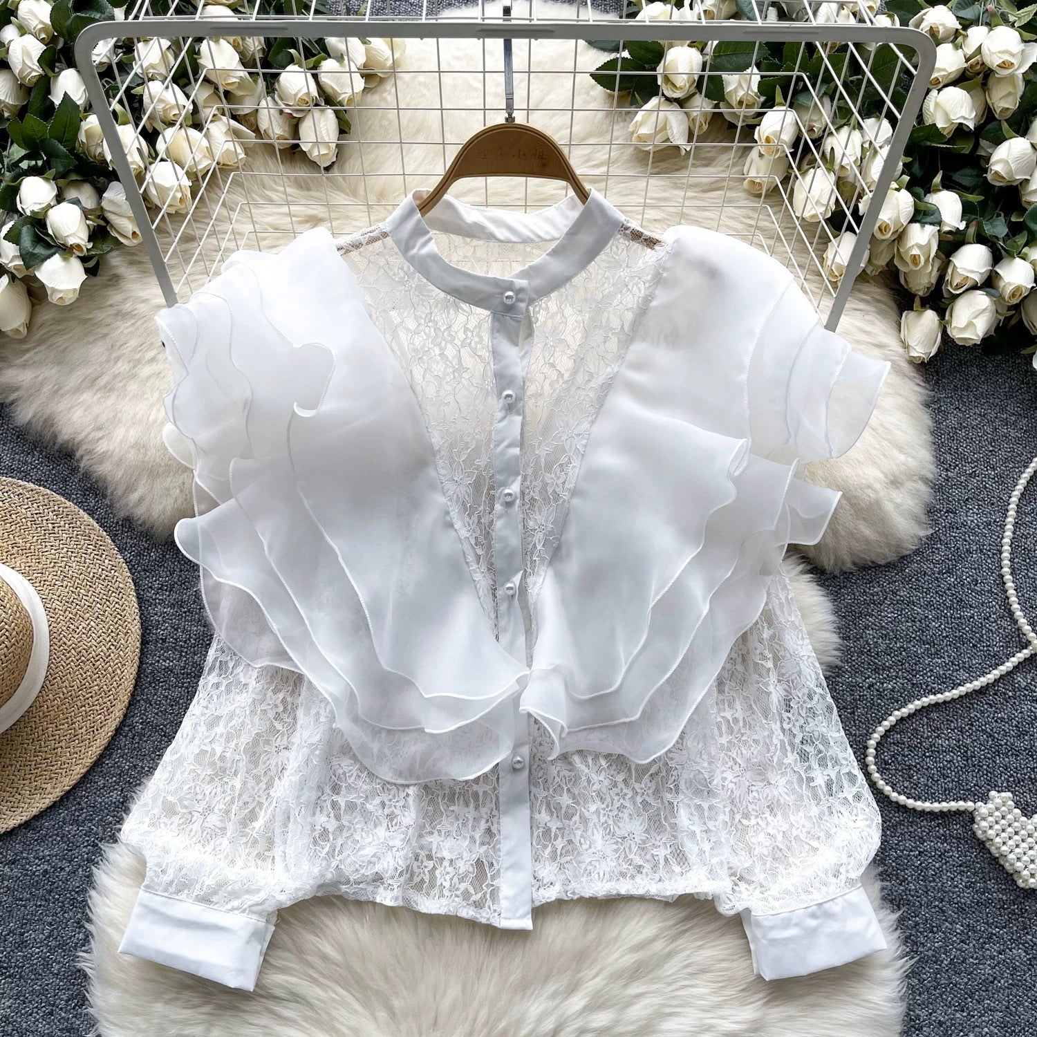 Luxury Ruffles Patchwork Round Neck Pearl Single-Breasted Lace Crop Top