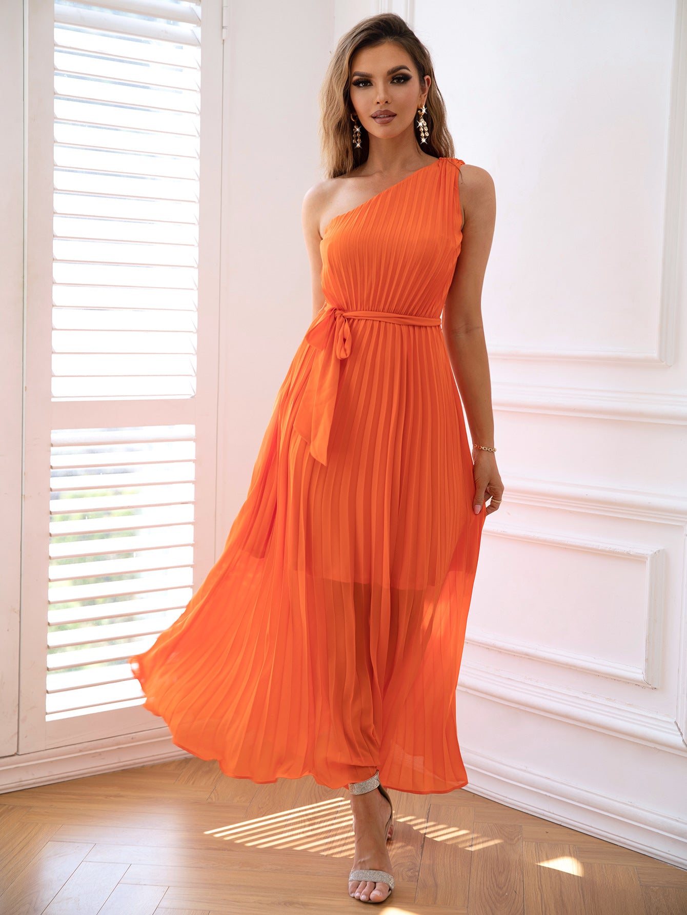 Women Collarless One-Shoulder Chiffon Pleated Dress 3