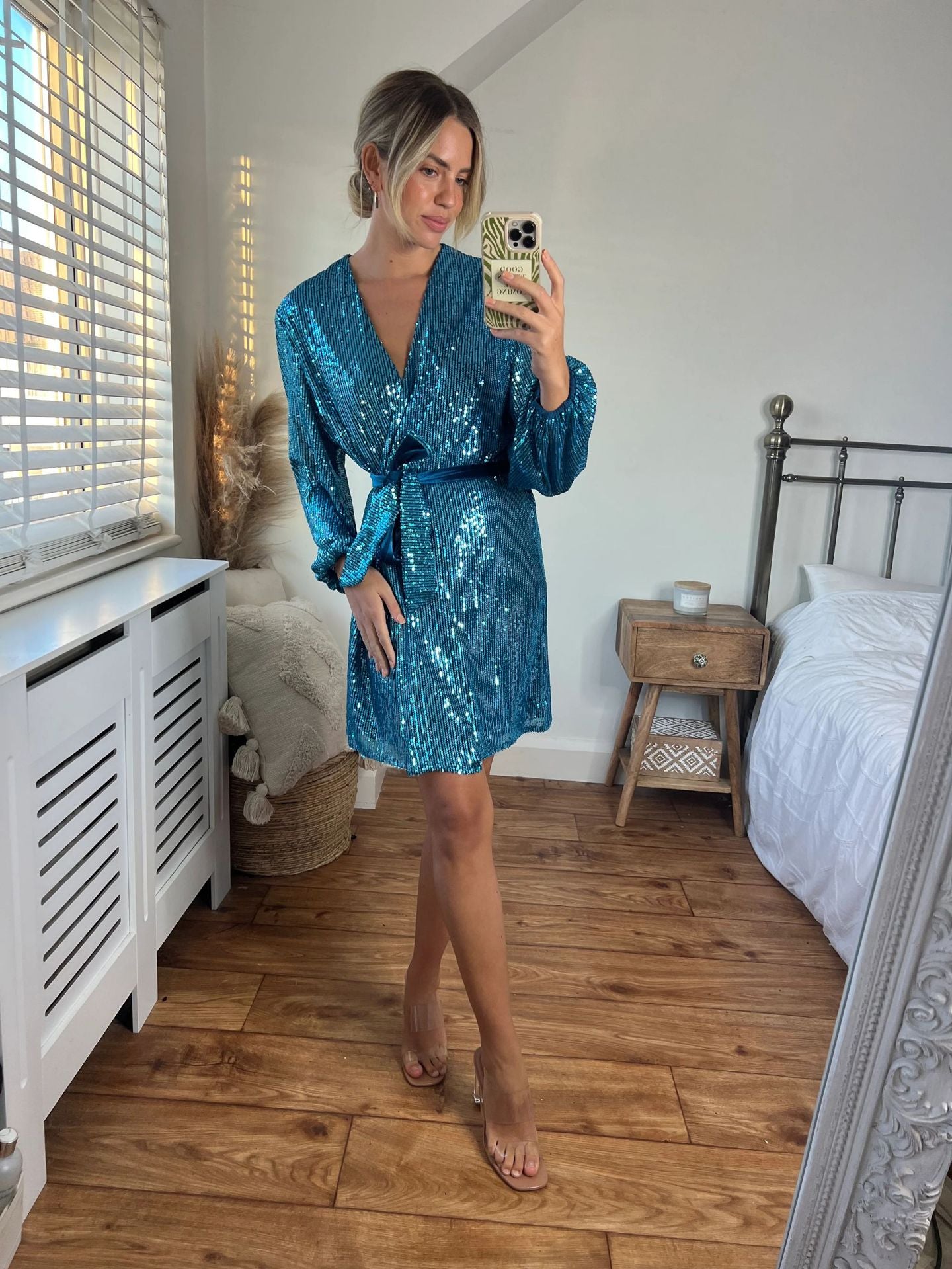 Women sequined V-neck long-sleeved puff sleeve Dress 4