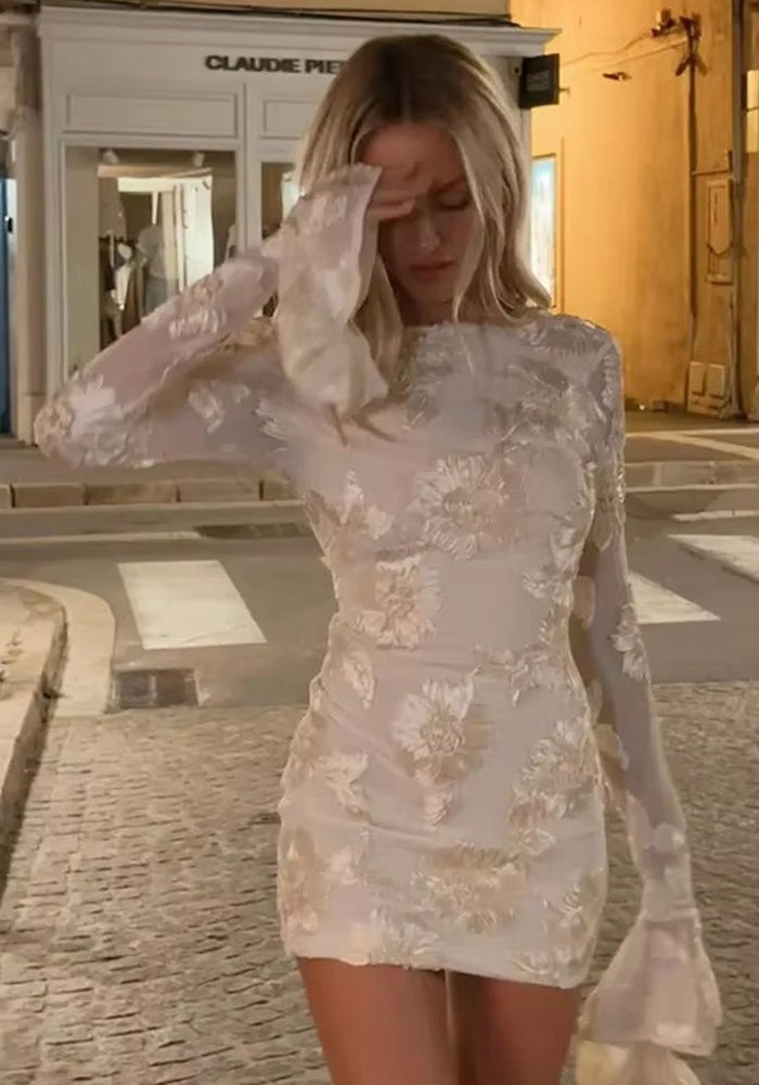 Women's Fashionable Sexy Slim Fit Bell Bottom Sleeve Party Dress