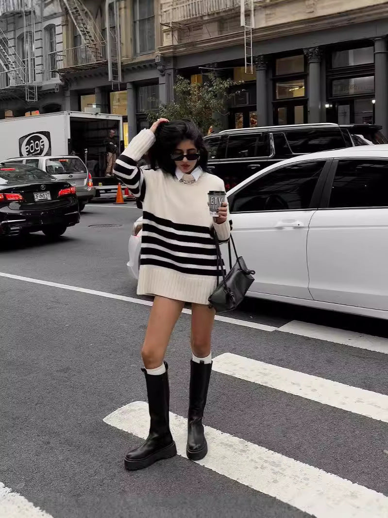 Women autumn and winter black and white striped high collar knitting sweater 4