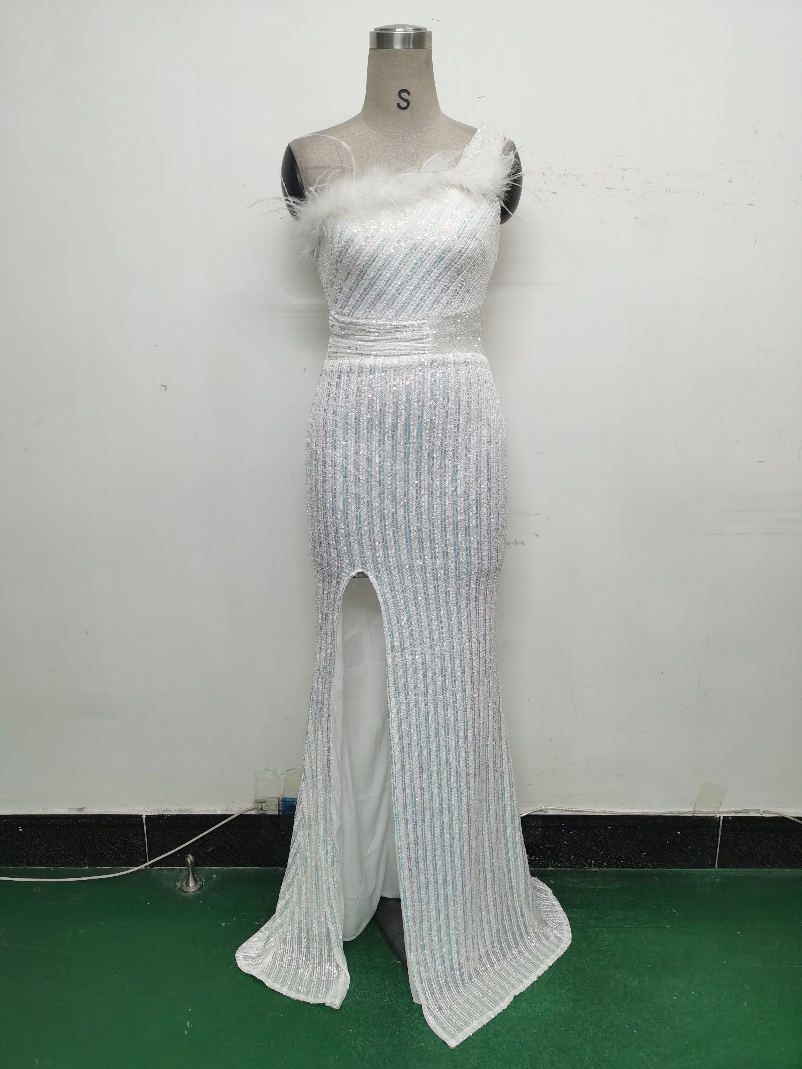 Women Beaded One Shoulder Slash Shoulder Split Sequin Evening Dress 21