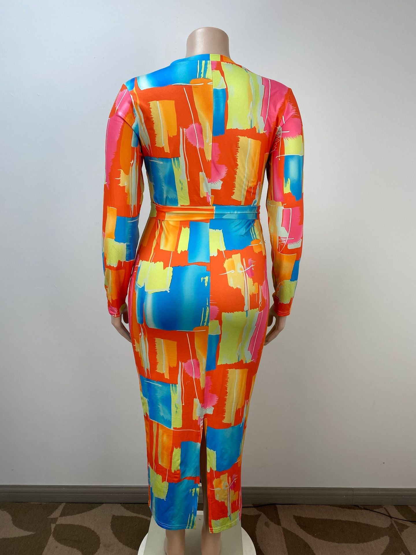 Plus Size Women V-Neck Bodycon Long Sleeve Dress with Belt 4