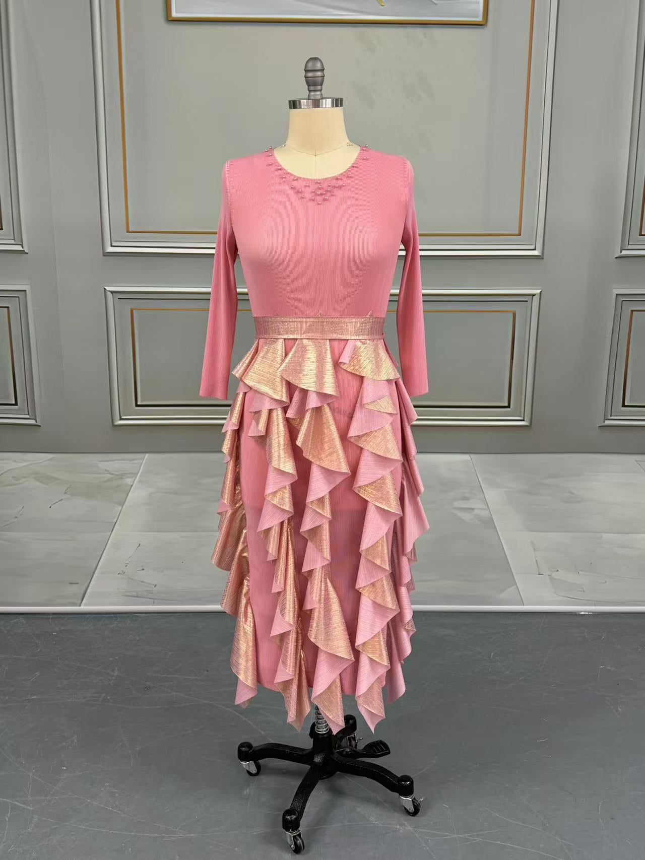 Plus Size African Women pleated dress Round Neck Shiny Stretch dress 4