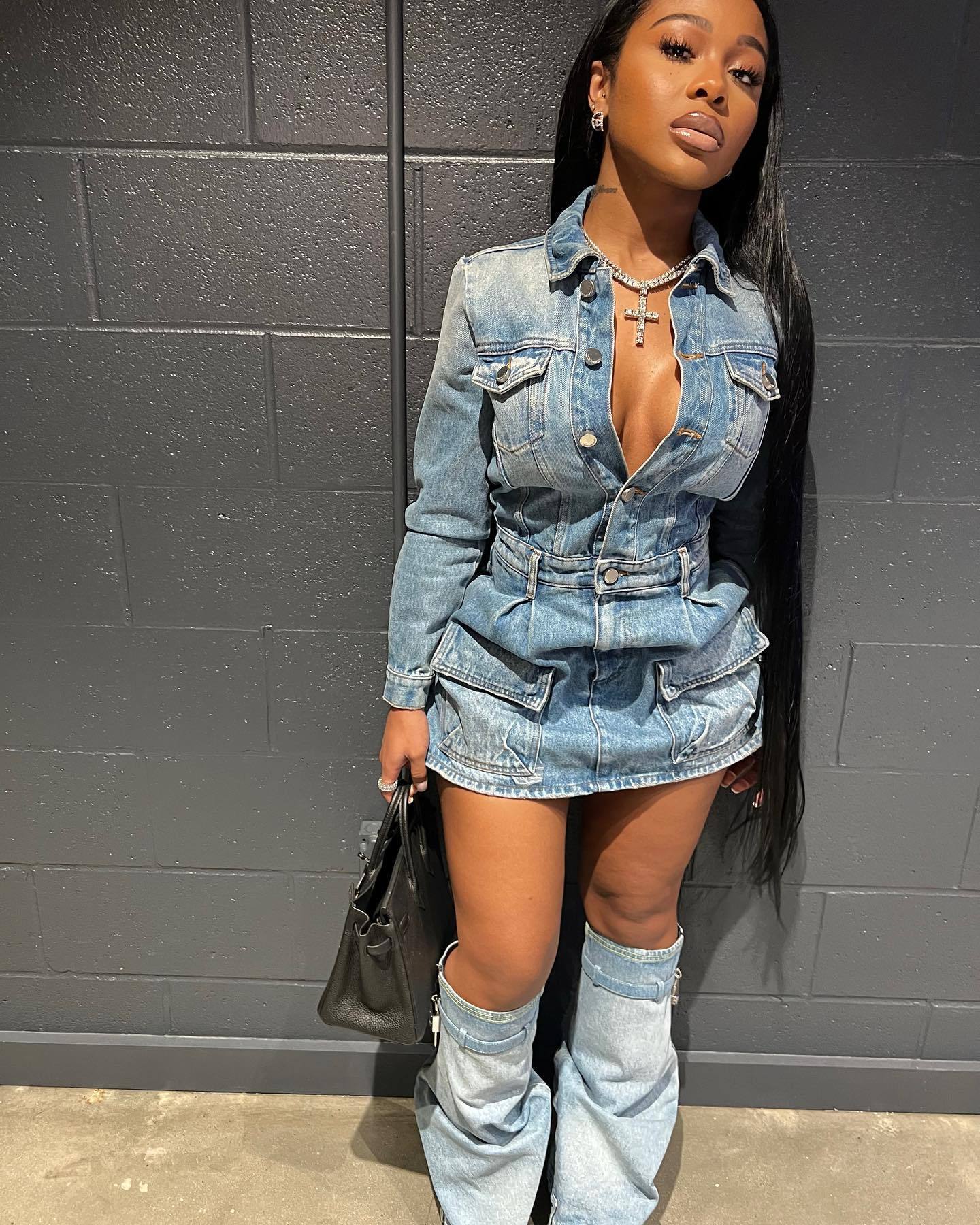 Feminine Multi-Pocket Washed Denim Dress (Including Cuffs)