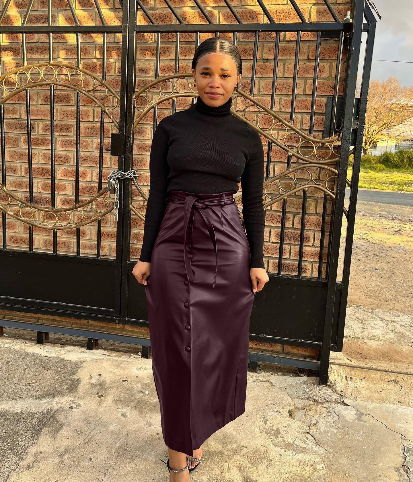 Autumn And Winter Mid-Length Black Pu Buckle Slit  Casual Leather Skirt With Belt 3