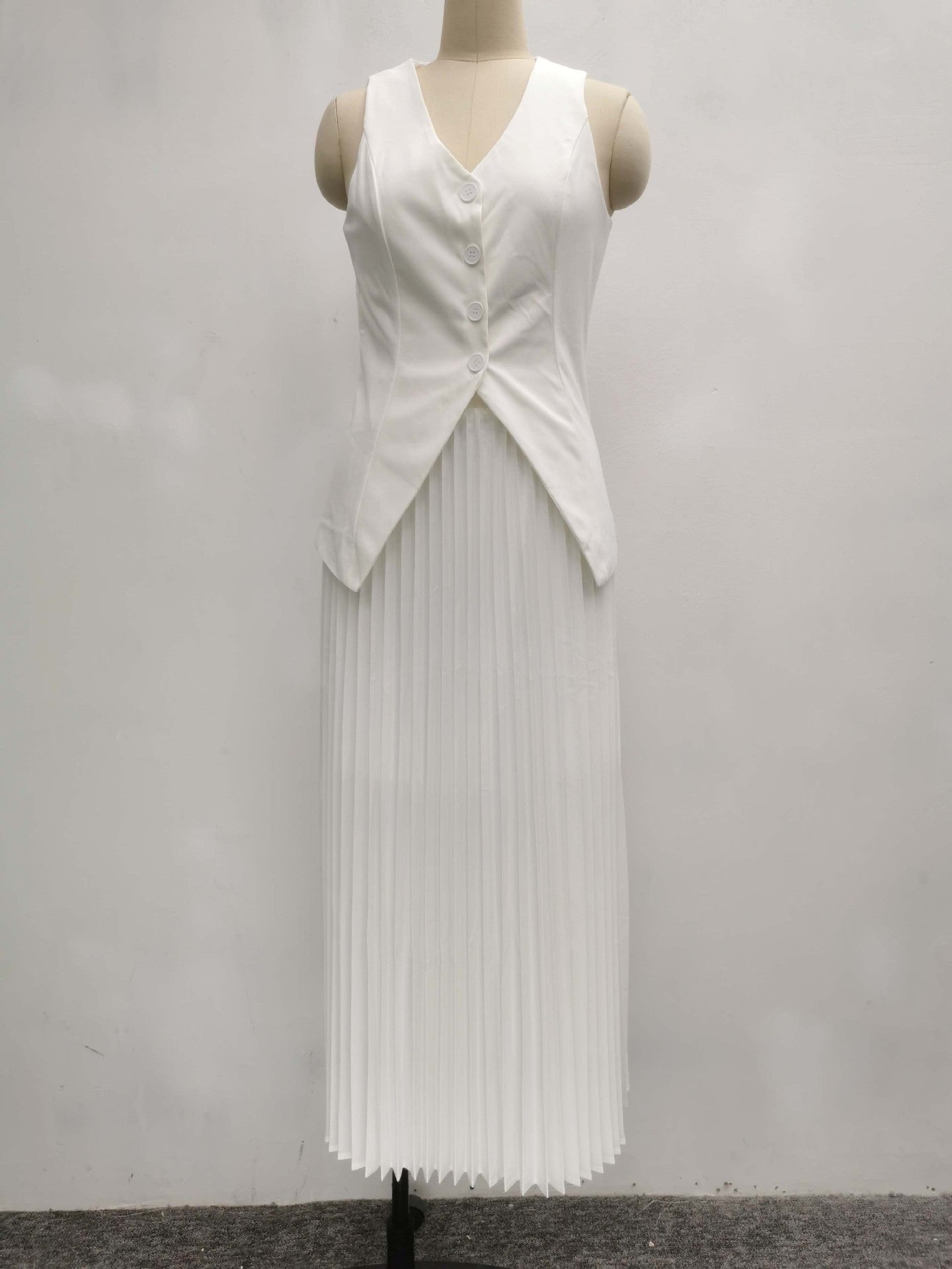 Summer Solid Color Chic Women's Vest Pleated Skirt Elegant Two-Piece Suit 10