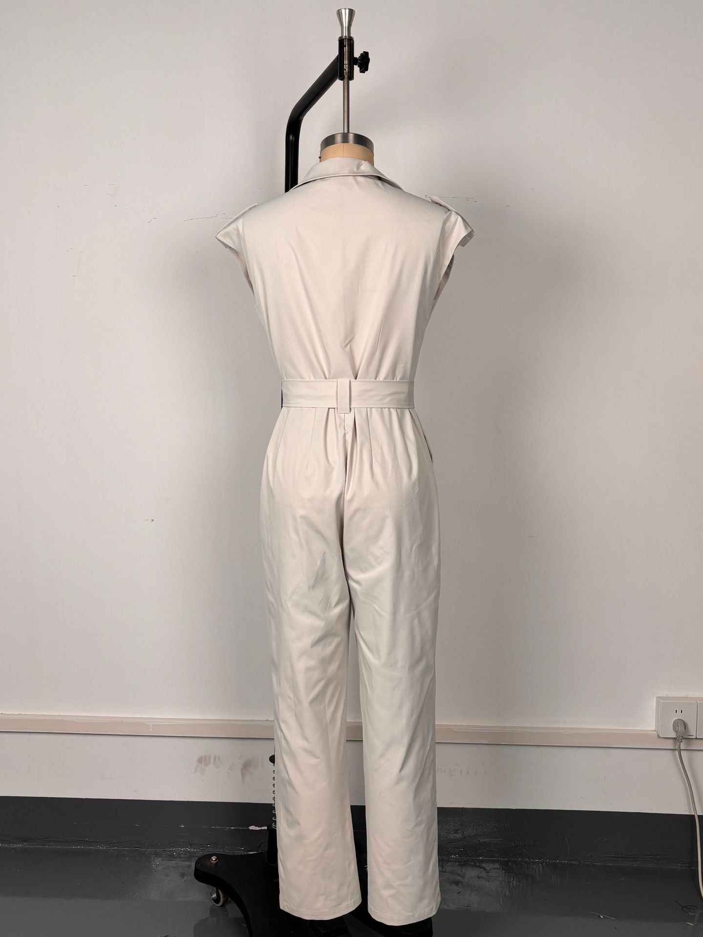 Women Sleeveless Cargo Wide Leg Jumpsuit 8