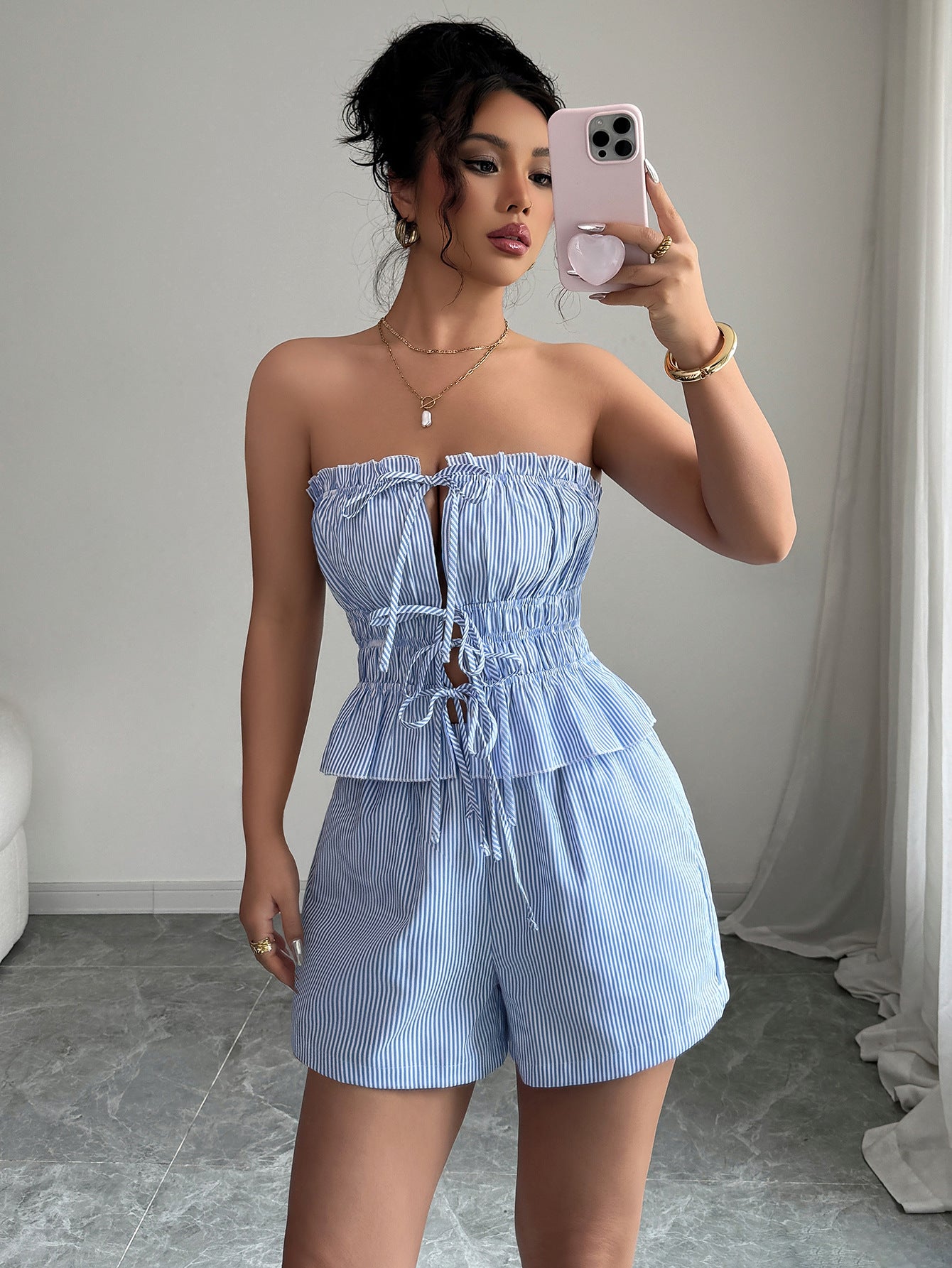 Women Elegant Lace-Up Top Shorts Two-piece Set 4