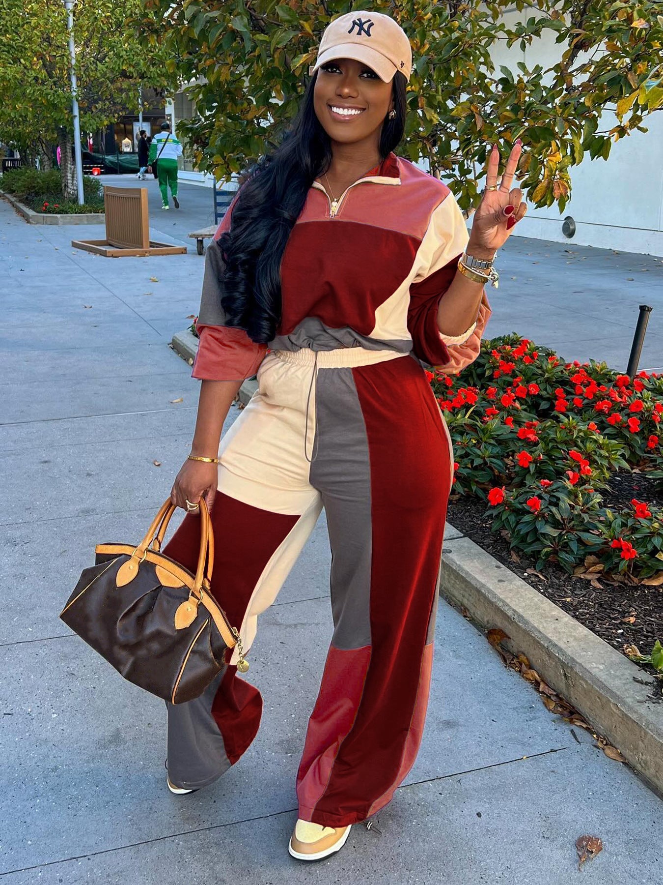 Sports Casual Women's Colorblocked Slim Waist Two-Piece Pants Set 3