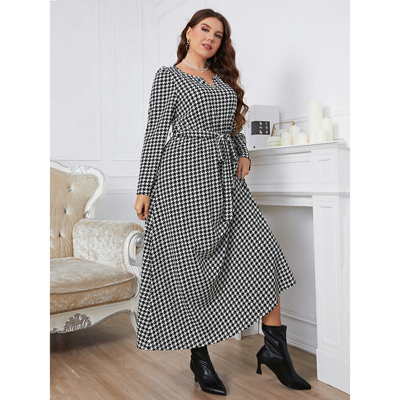 Plus Size Women Round Neck Black and White Checkered Dress 4
