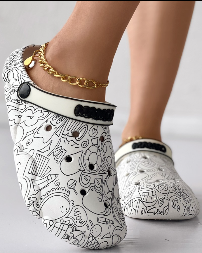 Women Outdoor Wear Print Platform Clogs 7