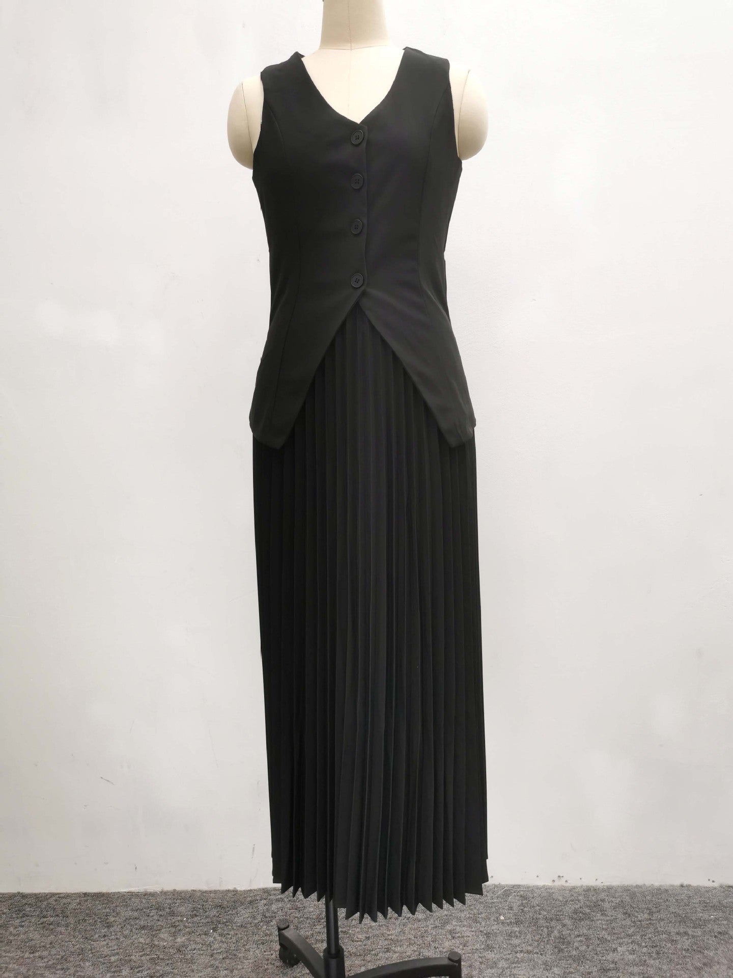 Summer Solid Color Chic Women's Vest Pleated Skirt Elegant Two-Piece Suit 18