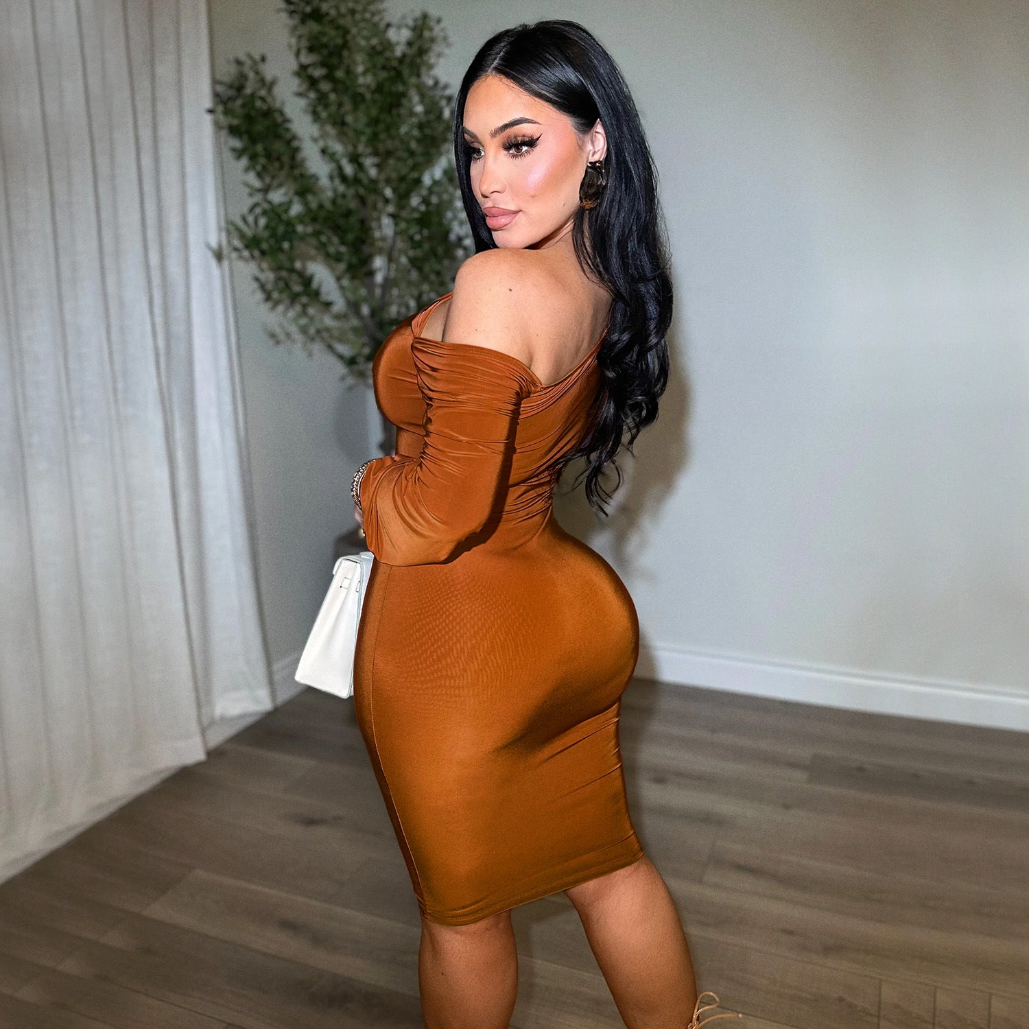 Women autumn and winter sexy lantern sleeves Slash Shoulder dress 7